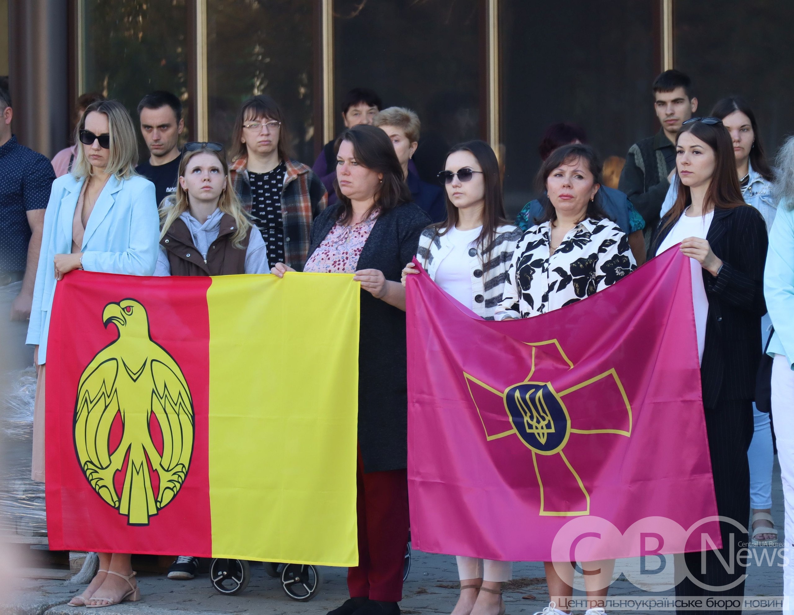 Із майором поліції та солдатом, які загинули на війні, попрощалися у Кропивницькому