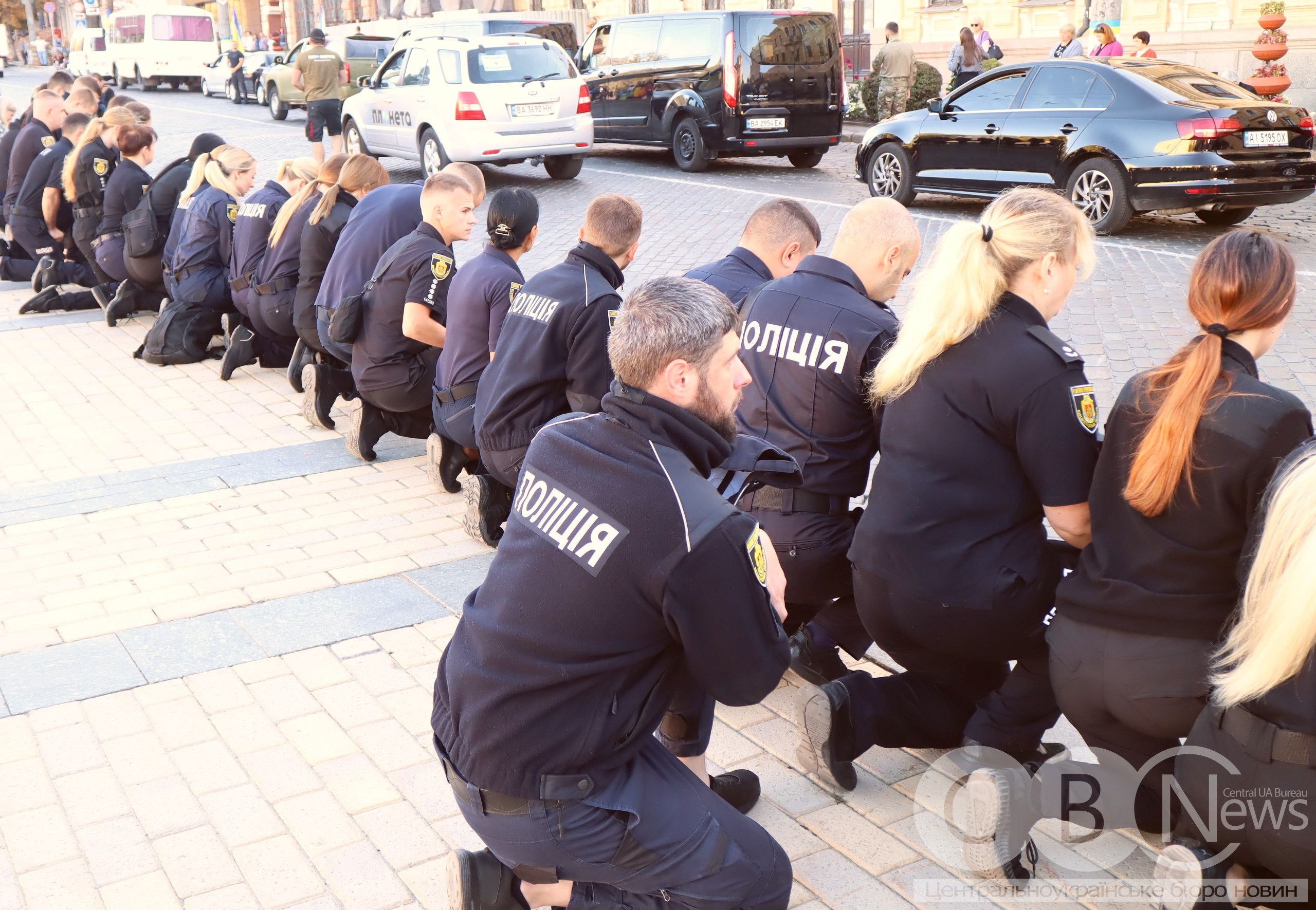 Із майором поліції та солдатом, які загинули на війні, попрощалися у Кропивницькому