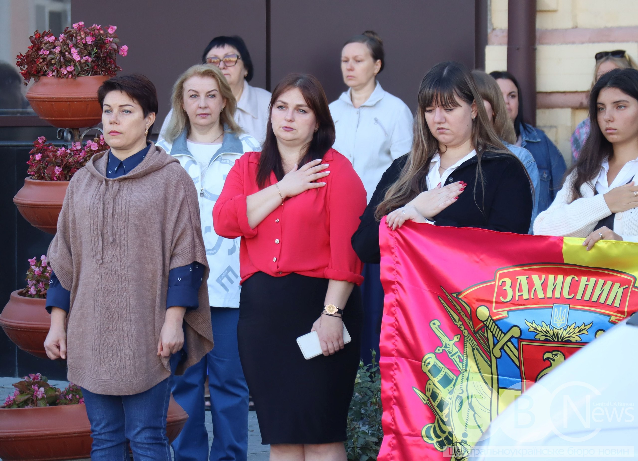 Із майором поліції та солдатом, які загинули на війні, попрощалися у Кропивницькому