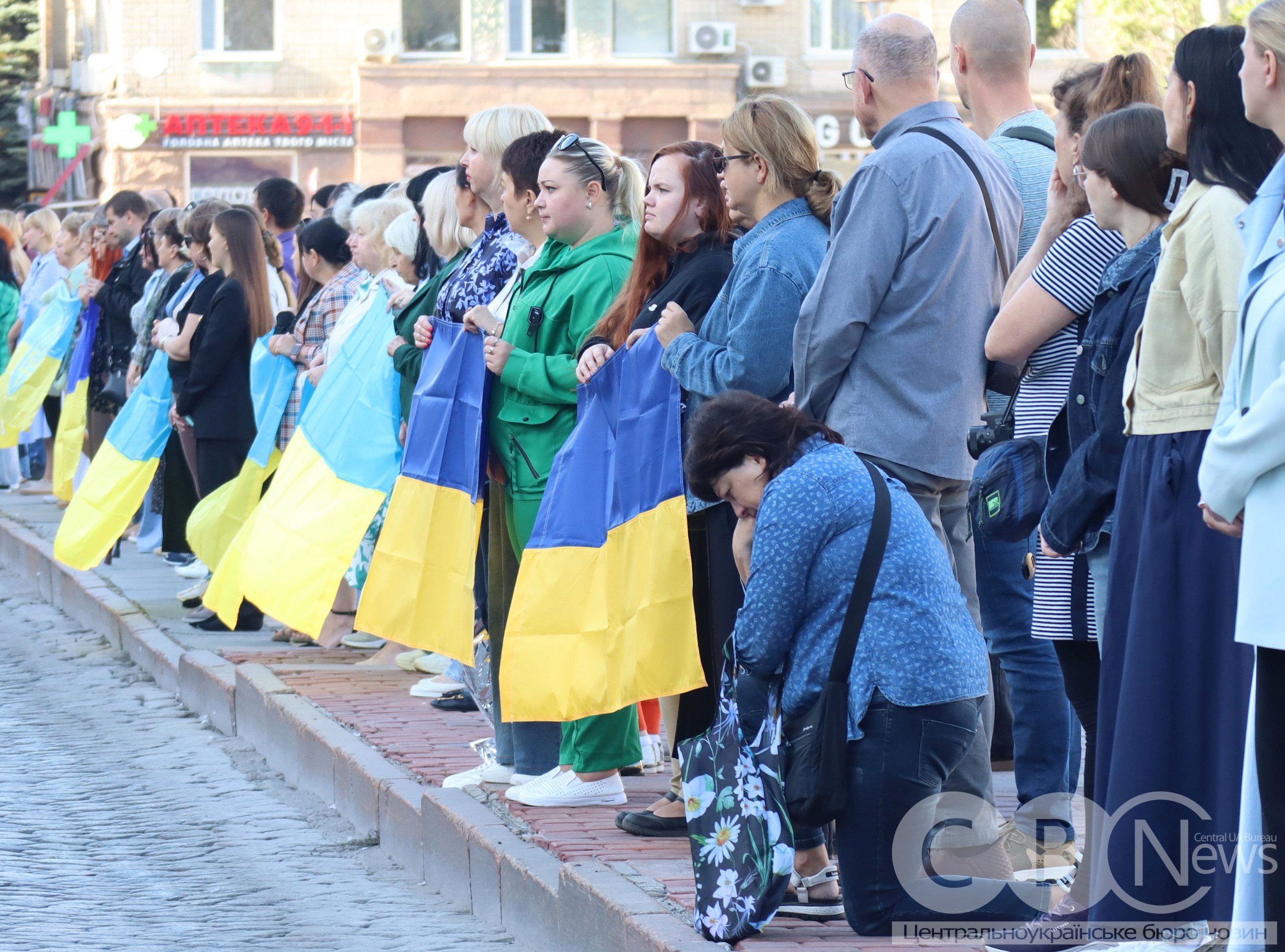 Із майором поліції та солдатом, які загинули на війні, попрощалися у Кропивницькому