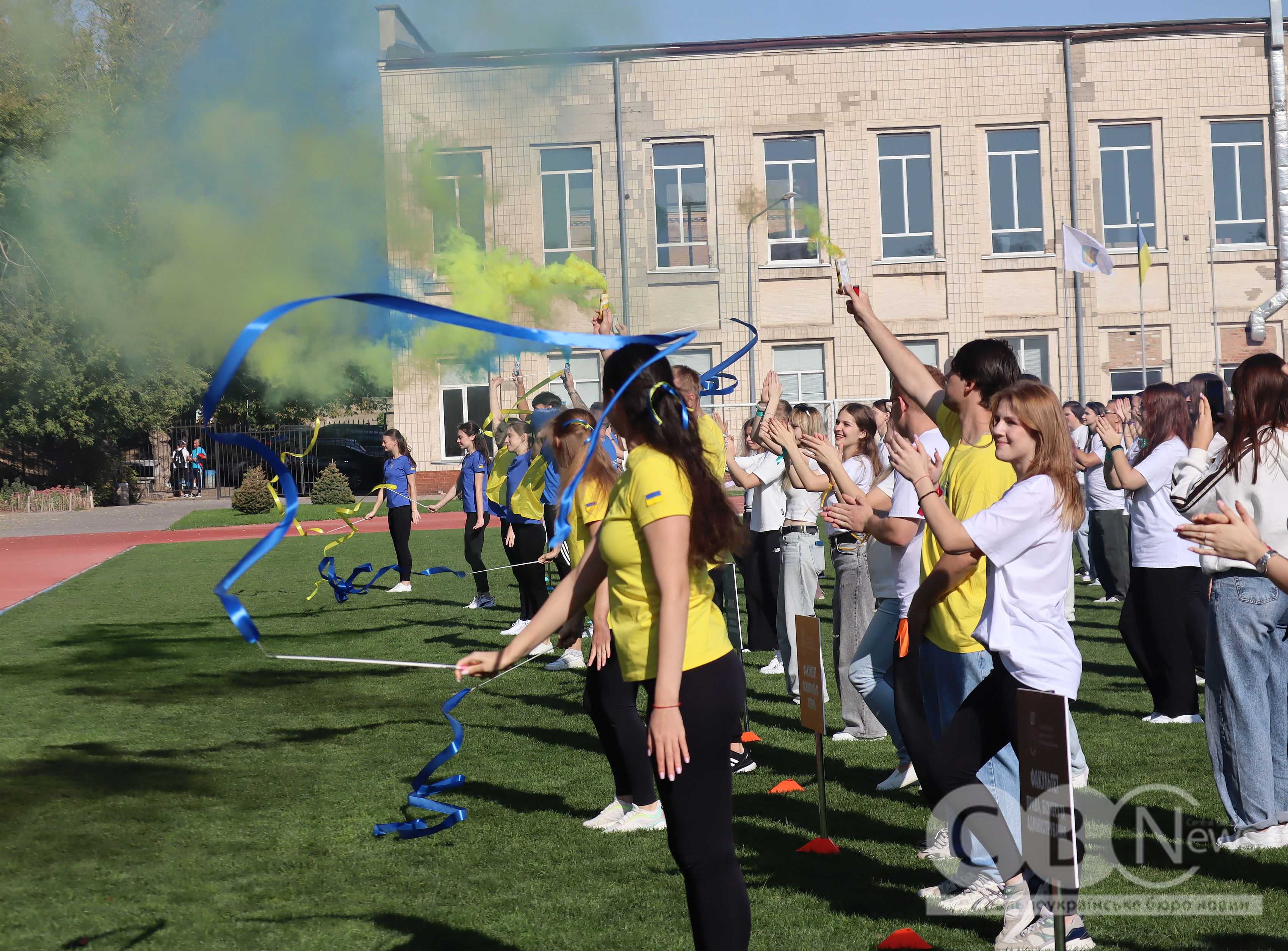 24 вересня на стадіоні факультету спорту та фізичної культури ЦДУ у Кропивницькому відбулася щорічна руханка, до якої долучилися щонайменше 300 учасників.