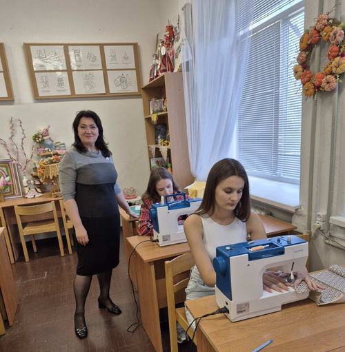 На фестивалі в Г’юстоні показали квілт із соняшниками, зшитий за участі студентів ЦДУ