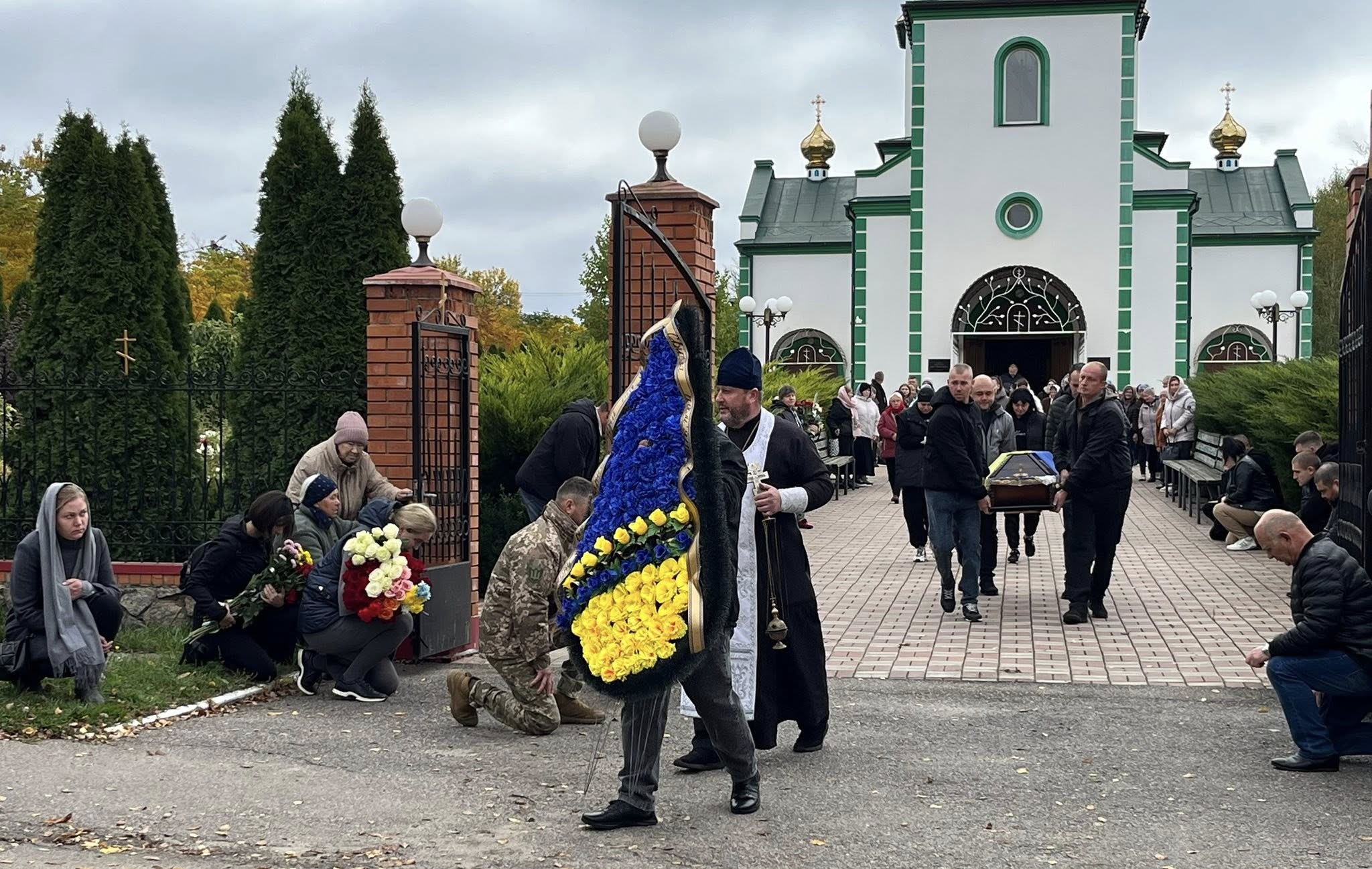 Із загиблим воїном попрощалися на Кіровоградщині