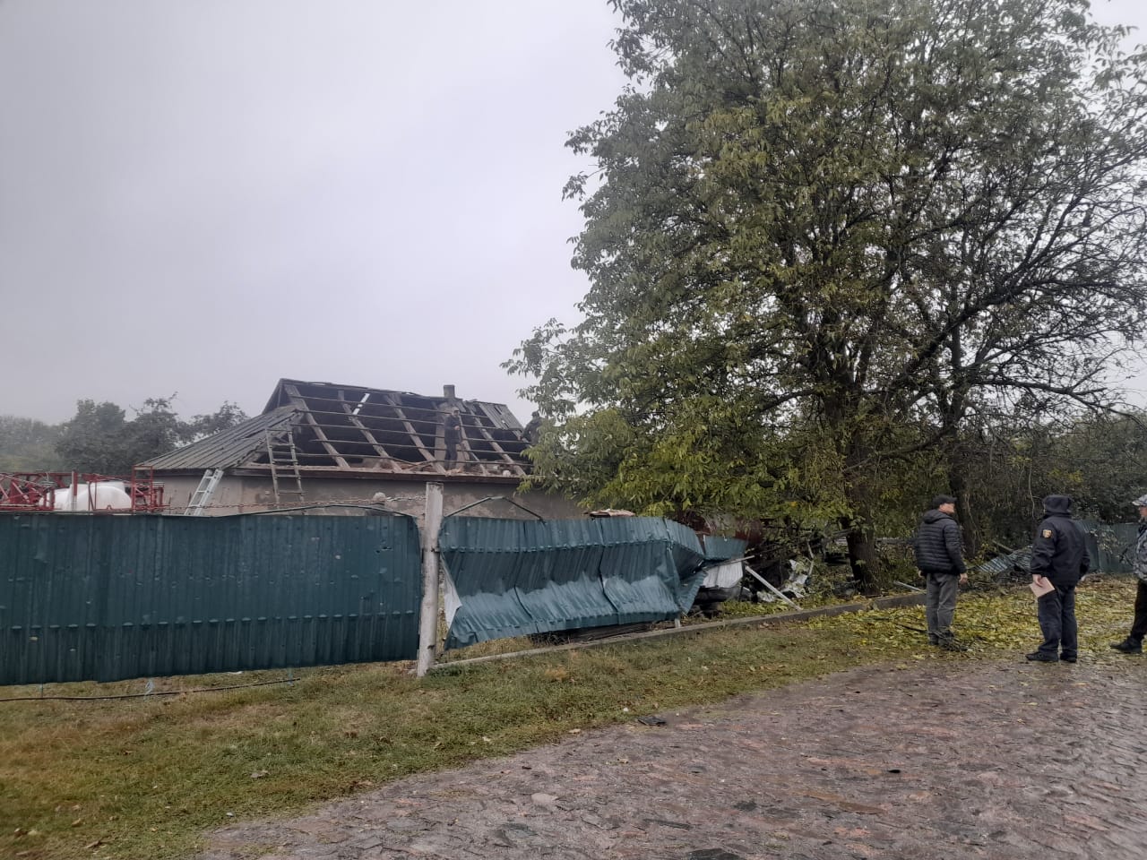 5 жовтня внаслідок падіння уламків російського безпілотника пошкоджень зазнали 15 домоволодінь у Благовіщенській громаді.