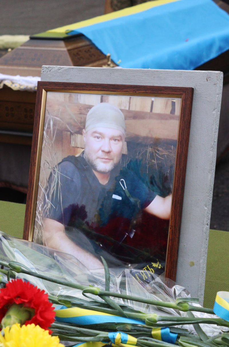 Із загиблим воїном попрощалися у Світловодській громаді