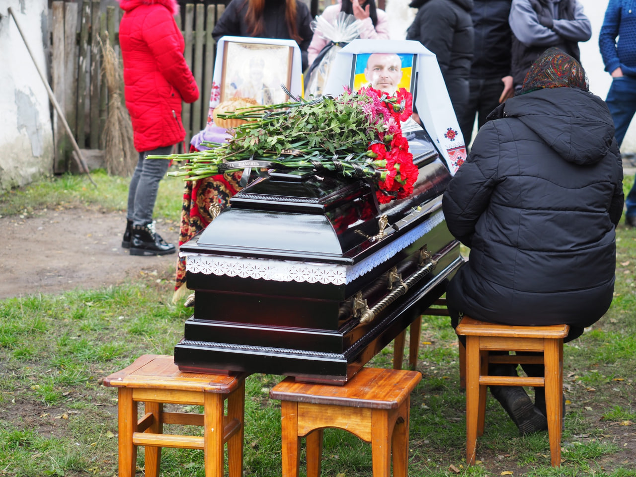 У Гайворонській громаді попрощалися із загиблим військовим