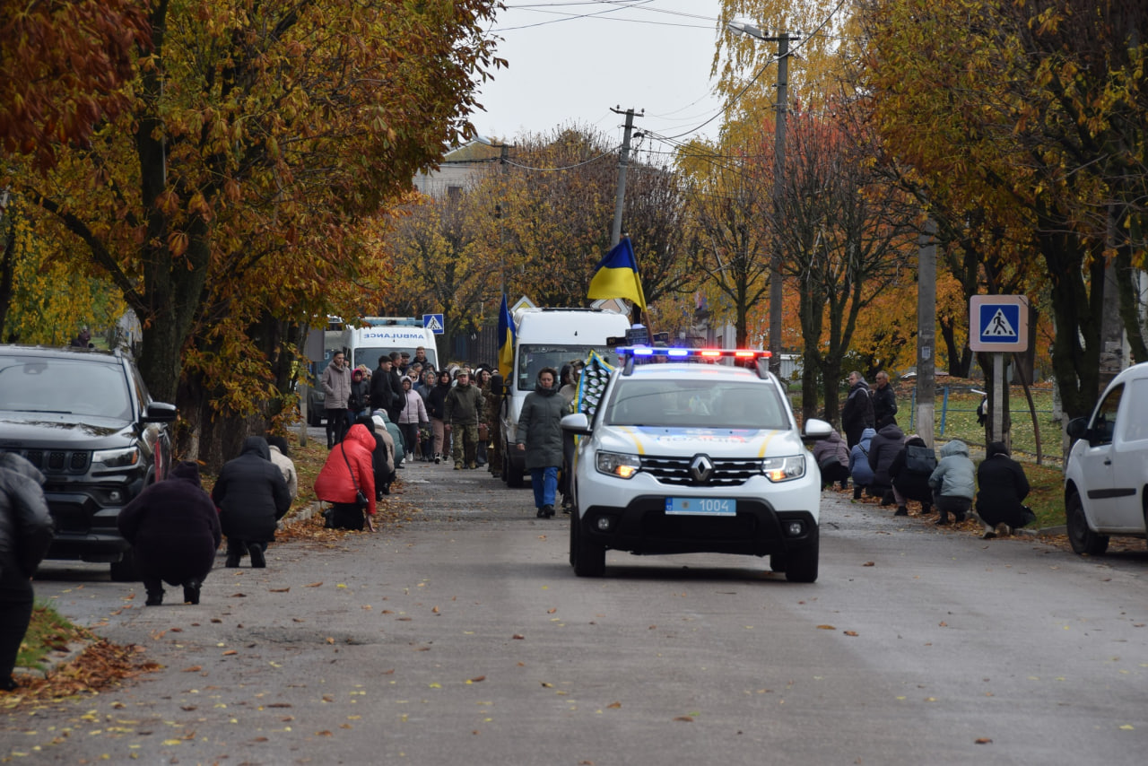 Із загиблим головним сержантом попрощалися в Петрівській громаді