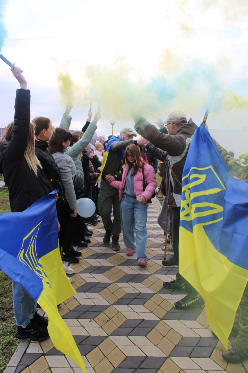 Після понад трьох років полону до Долинської громади повернувся військовий