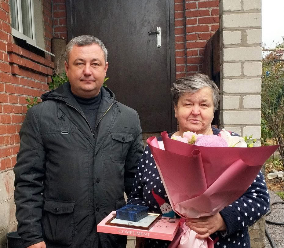 Матері військового зі Світловодська вручили відзнаку від Головнокомандувача ЗСУ