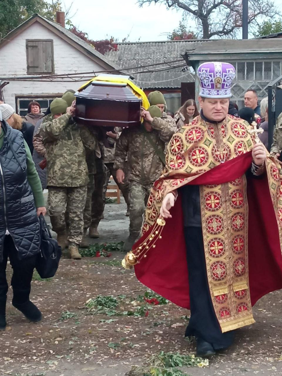 Із загиблим військовим попрощалися в Олександрівській громаді