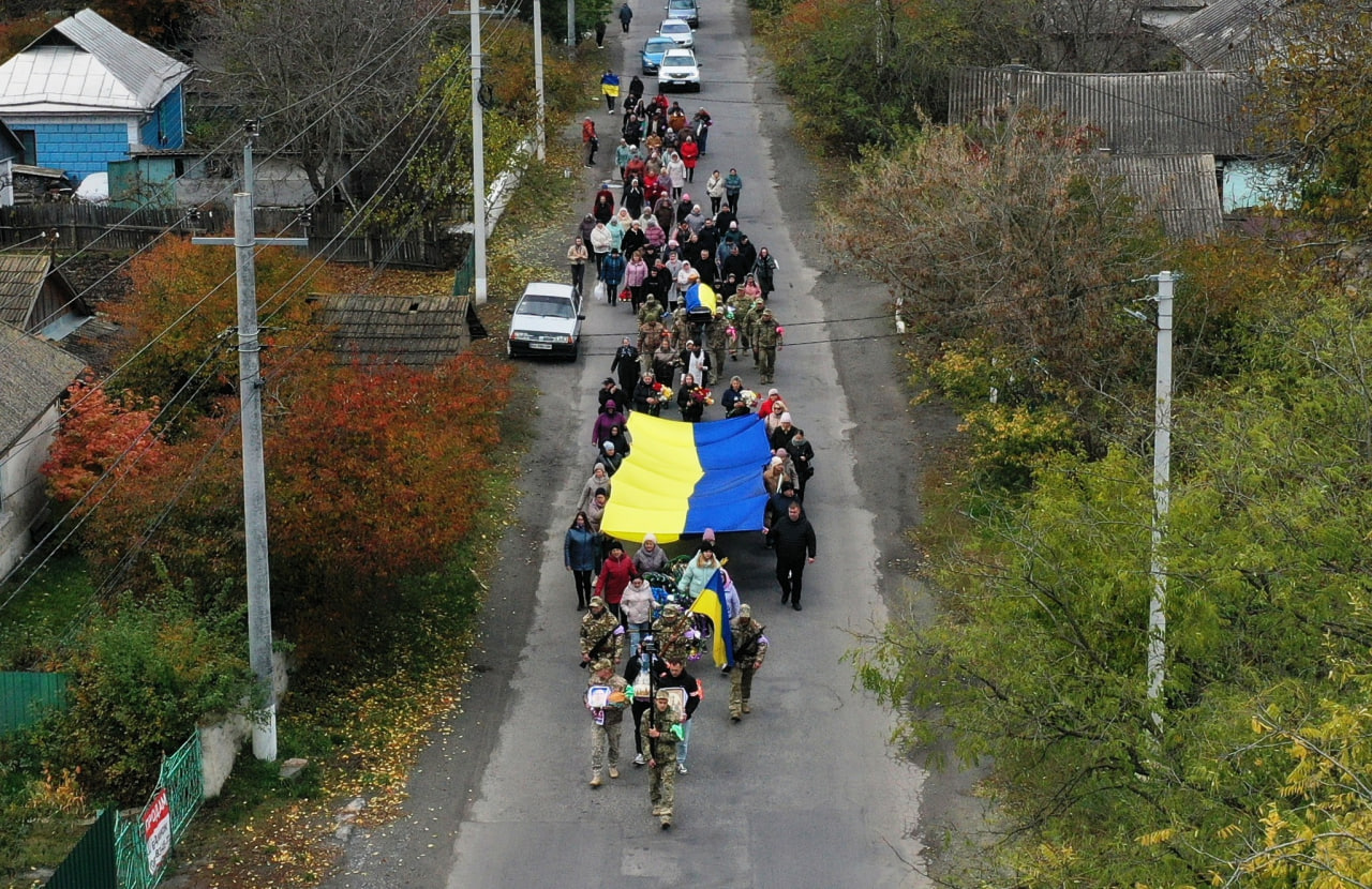 У Гайворонській громаді попрощалися із загиблим військовим