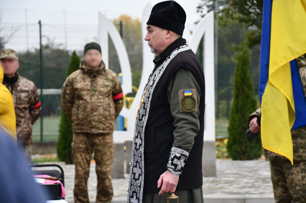 У Приютівці провели в останню путь молодшого сержанта Віктор Бердника.