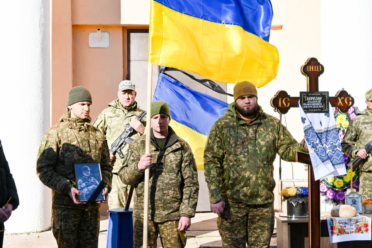 У двох громадах Кіровоградщини провели в останню путь військових