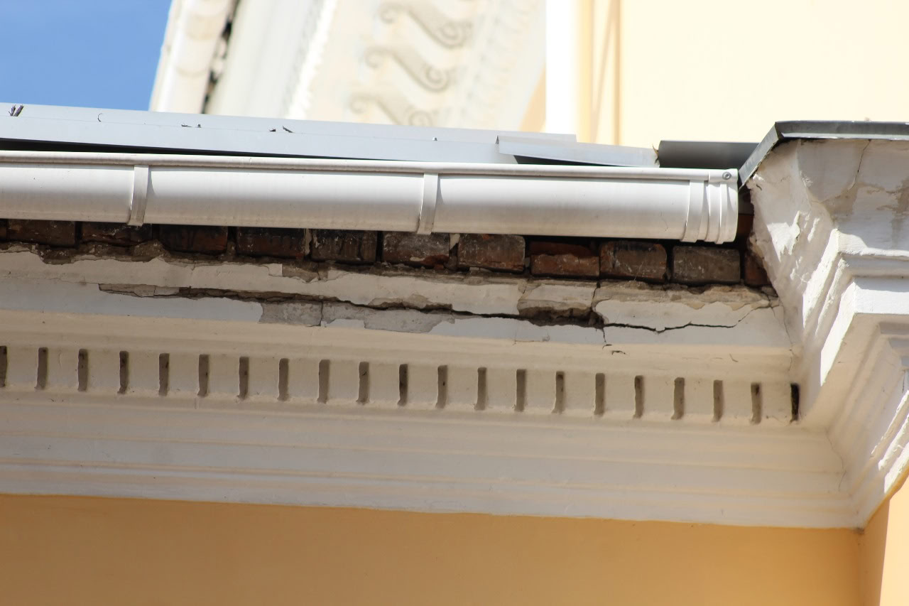 Пошкодження об'єктів культурної спадщини внаслідок обстрілів рф фіксують у Кропивницькому