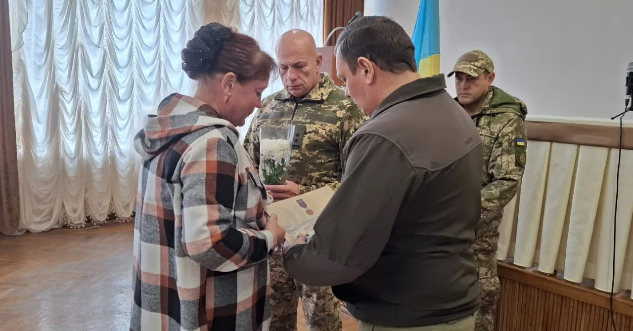 Рідним загиблих військових вручили посмертні нагороди у Голованівській громаді