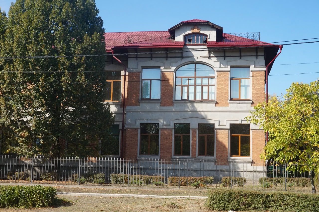 Пошкодження об'єктів культурної спадщини внаслідок обстрілів рф фіксують у Кропивницькому