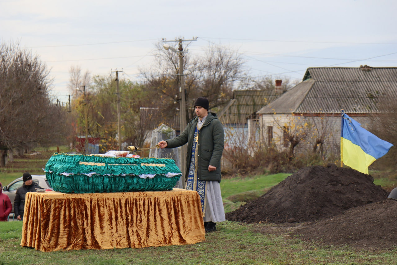 У селі Онуфріївської громади перепоховали останки двох воїнів Другої світової війни