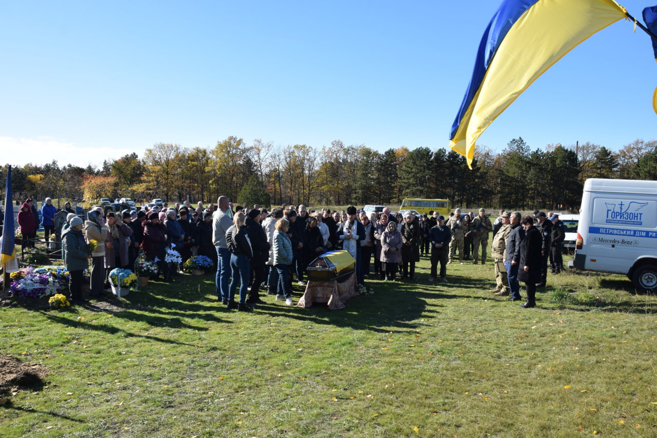 З військовим попрощалися у Петрівській громаді
