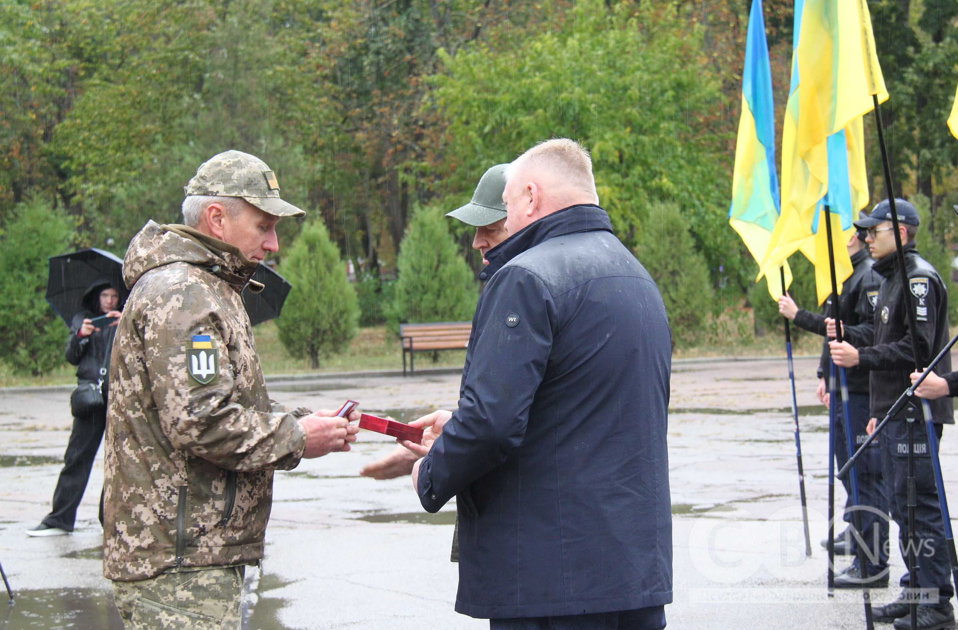 Пам'ять загиблих захисників та захисниць вшанували в Кропивницькому
