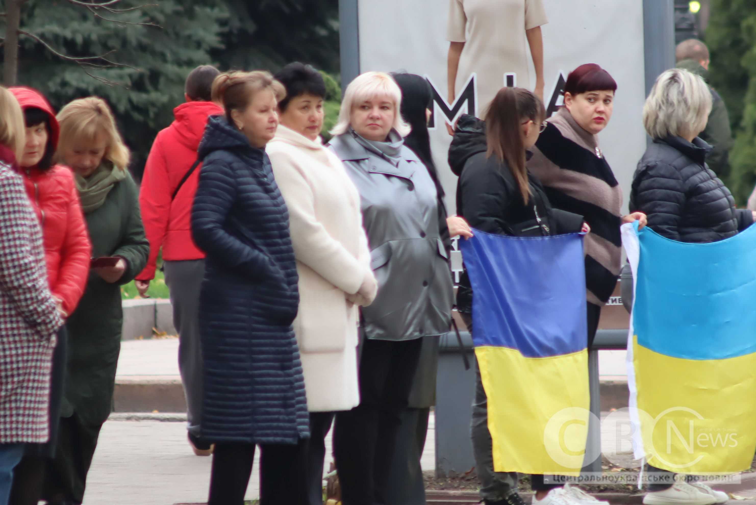 У Кропивницькому попрощалися з двома загиблими військовими — старшим солдатом Михайлом Бандуркою та солдатом Віталієм Поповичем.