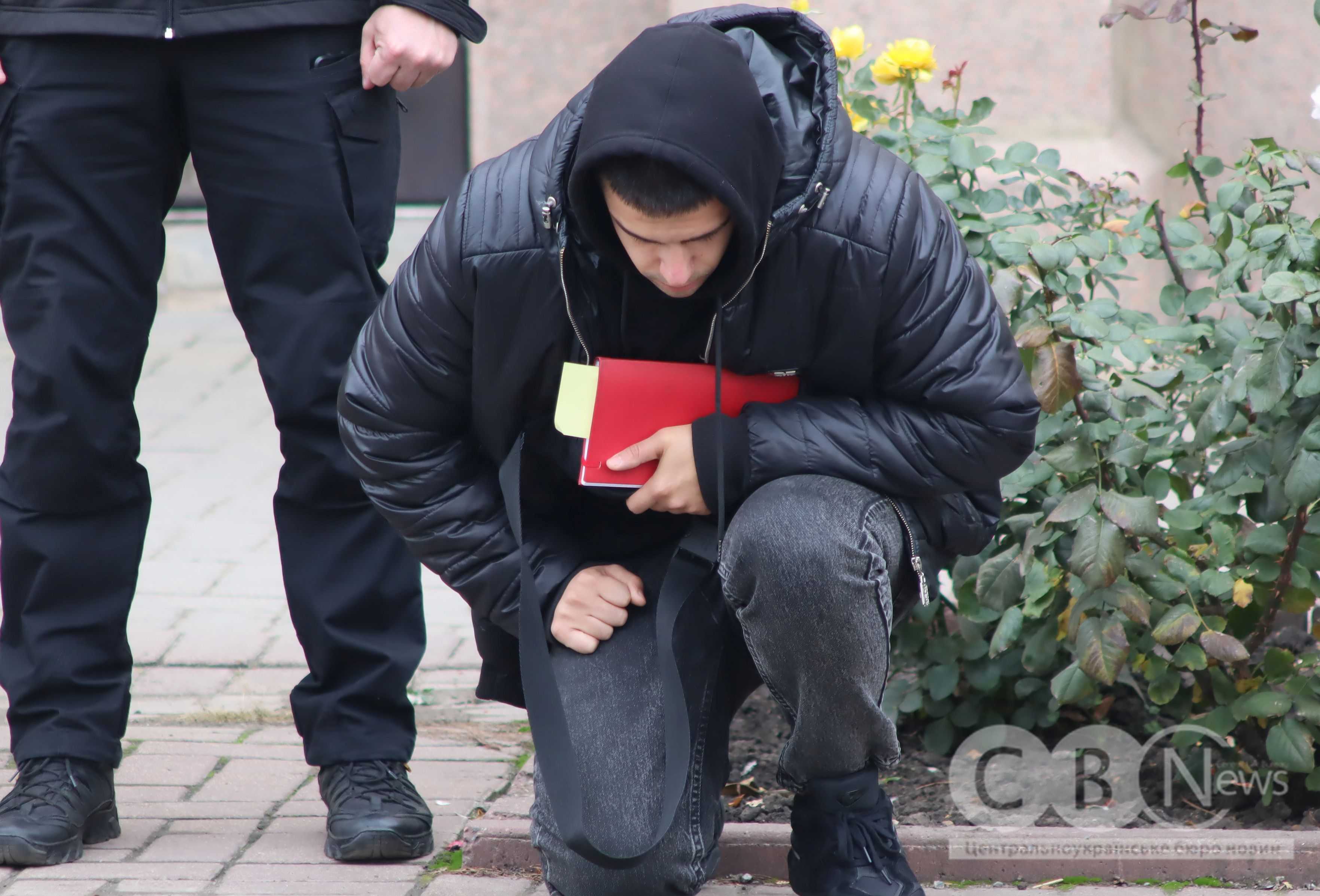 У Кропивницькому попрощалися з двома загиблими військовими — старшим солдатом Михайлом Бандуркою та солдатом Віталієм Поповичем.