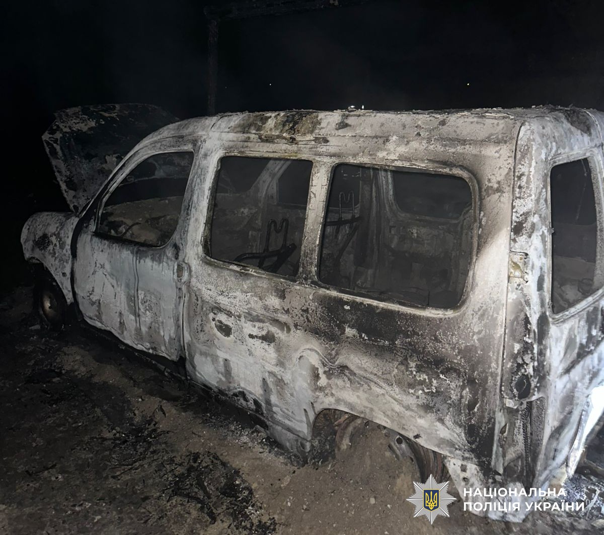 На Кіровоградщині чоловік підпалив автівки