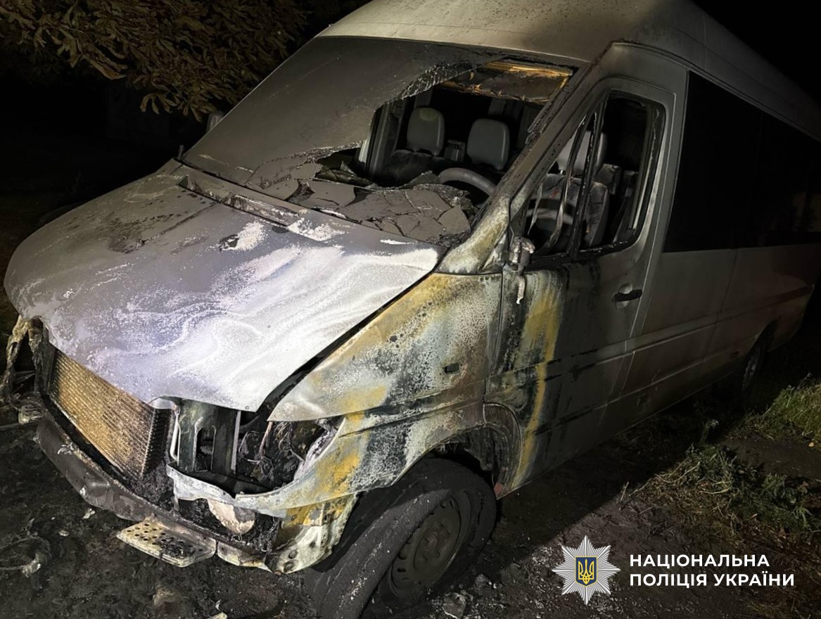 На Кіровоградщині поліцейські викрили групу осіб, причетних до підпалів автомобілів.