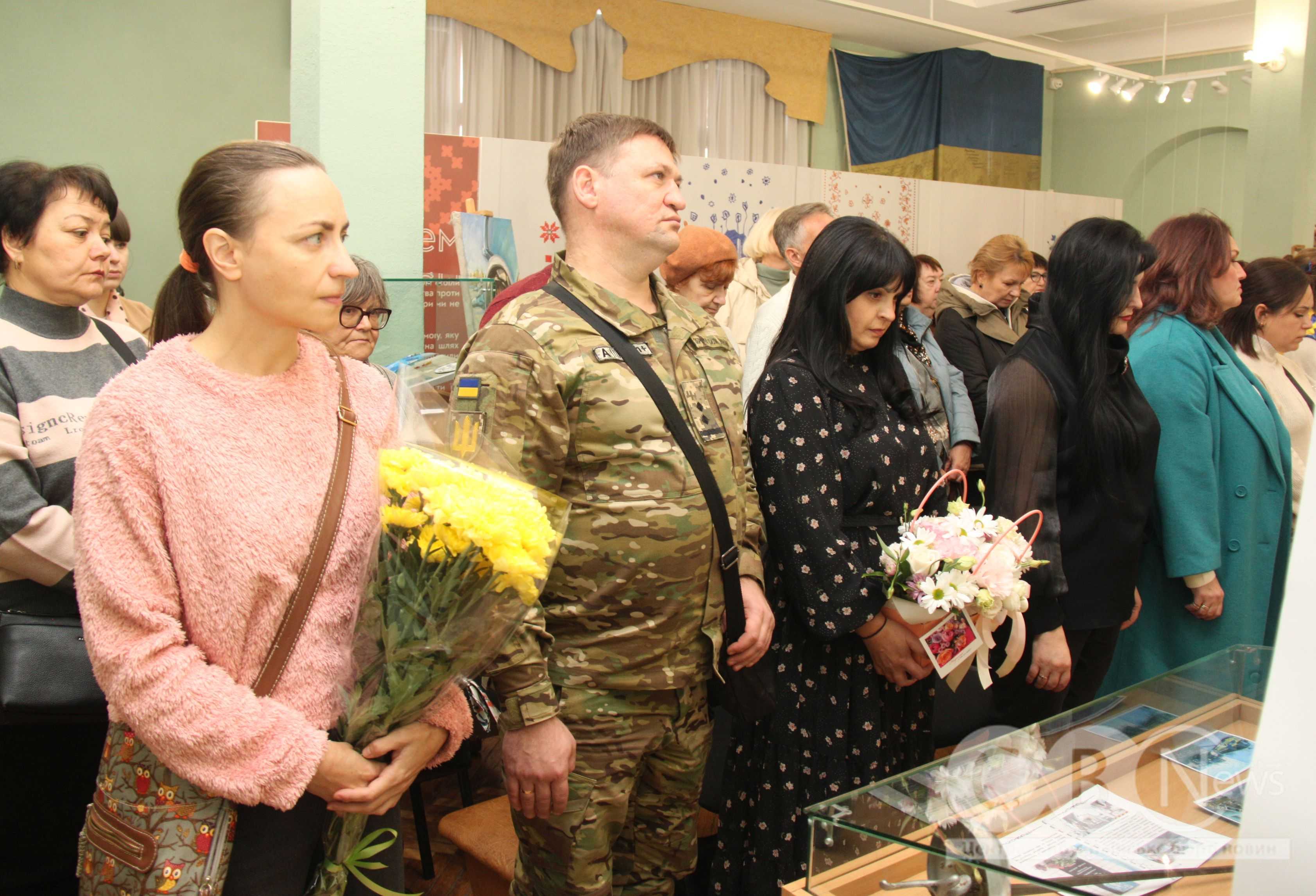 Виставку портретів загиблих на війні бійців презентували в Кропивницькому