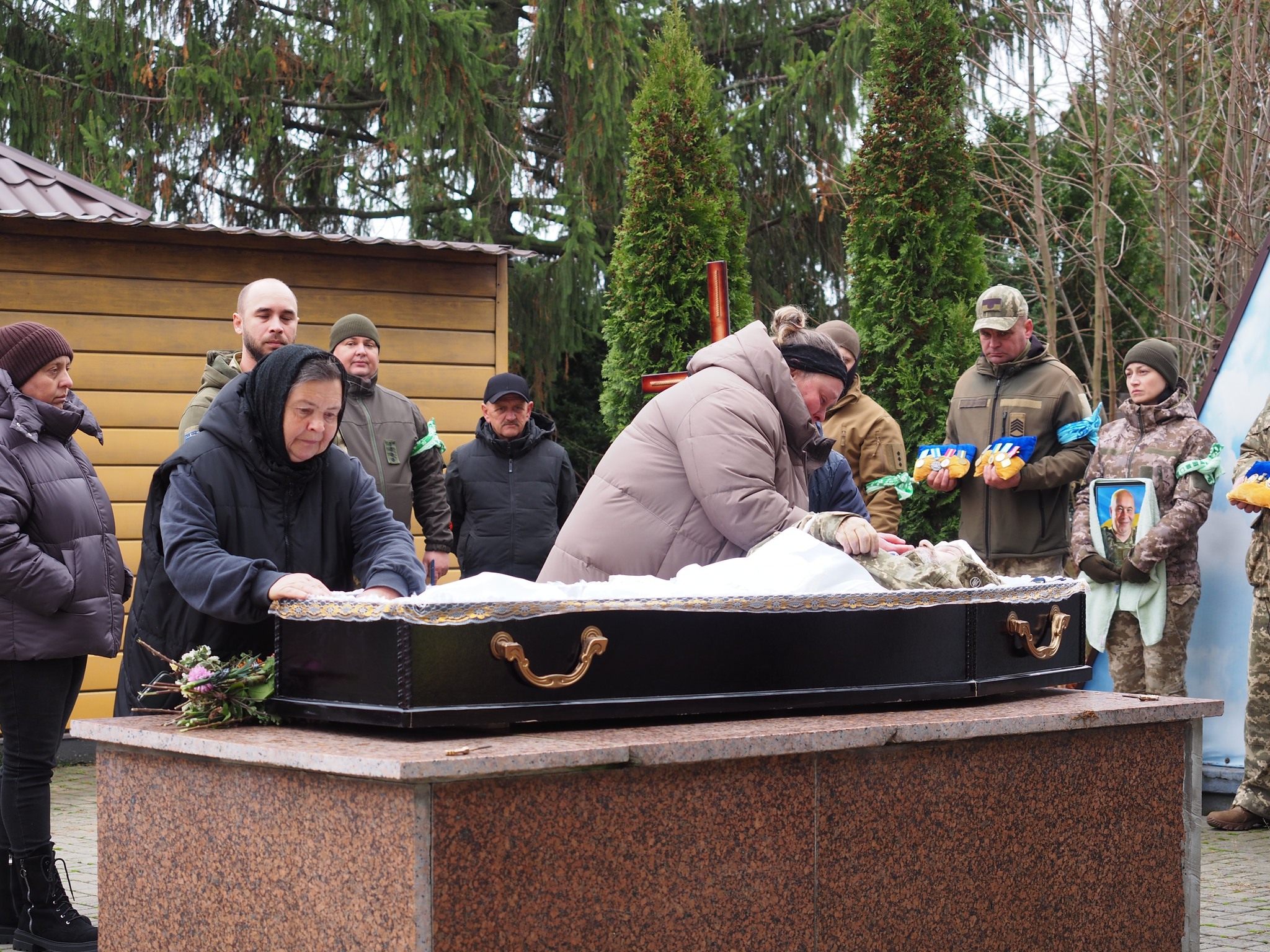 У Гайворонській громаді провели в останню путь майора ЗСУ Костянтина Цьому.