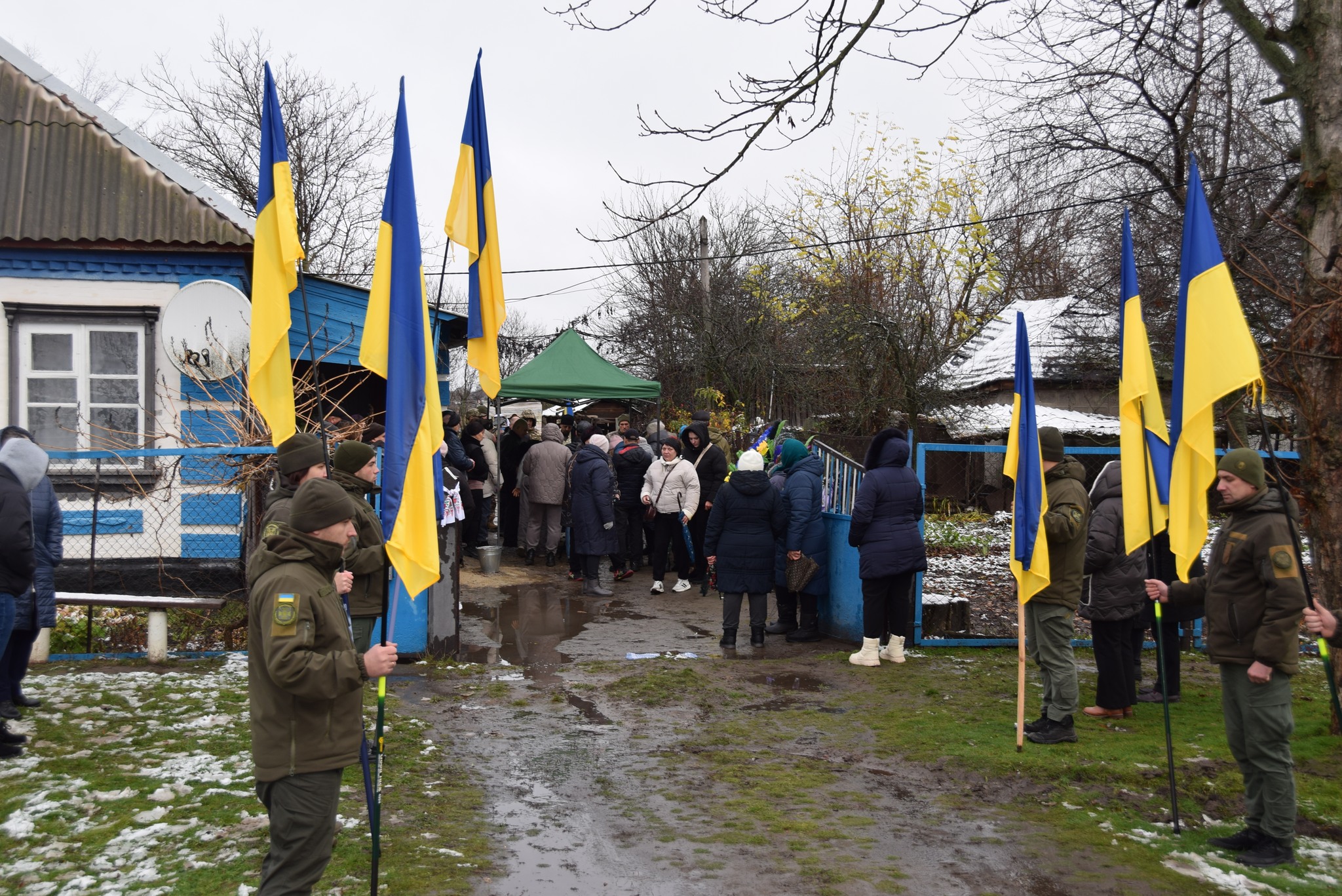 Із молодшим сержантом попрощалися в Петрівській громаді