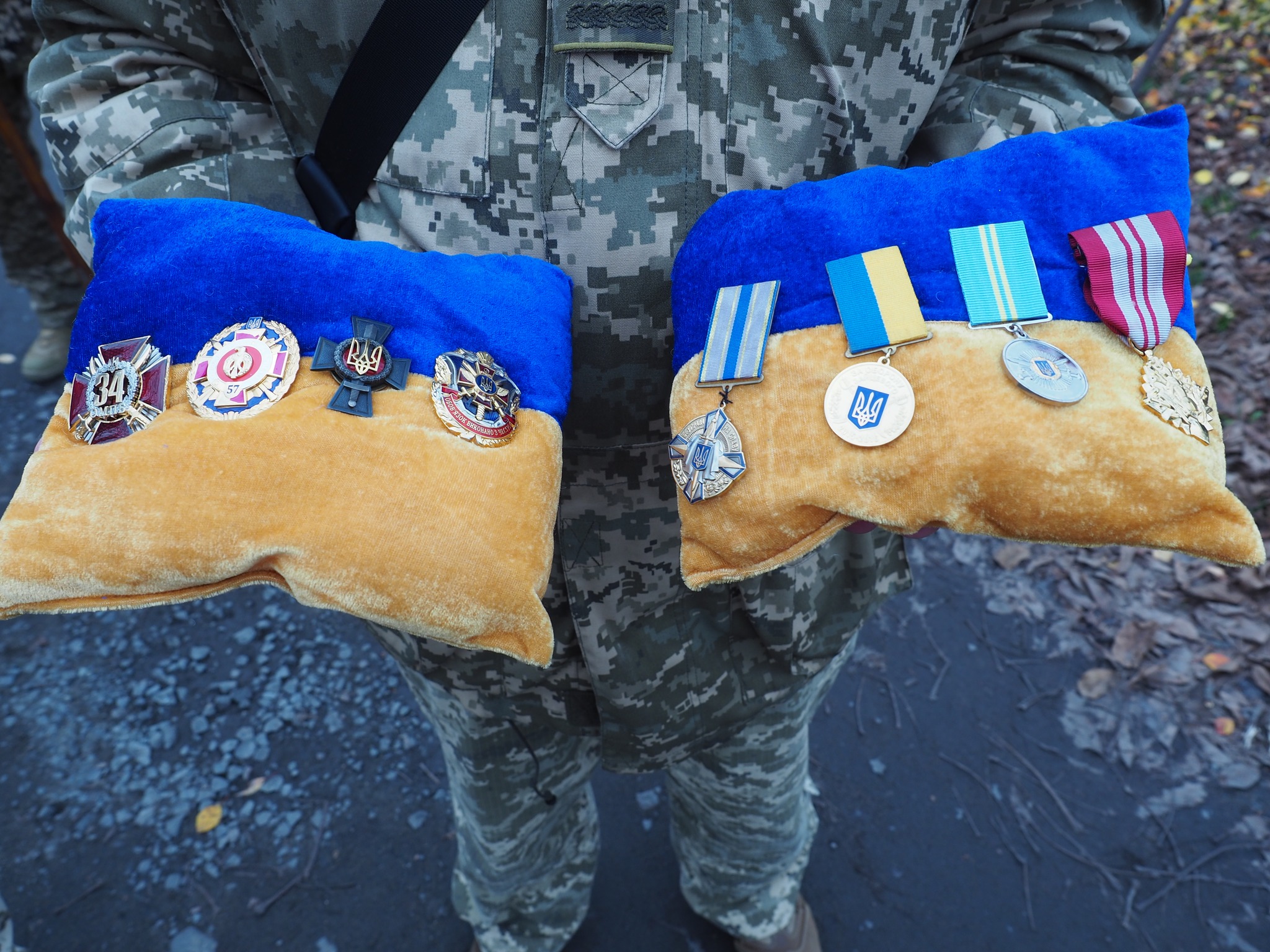 У Гайворонській громаді провели в останню путь майора ЗСУ Костянтина Цьому.