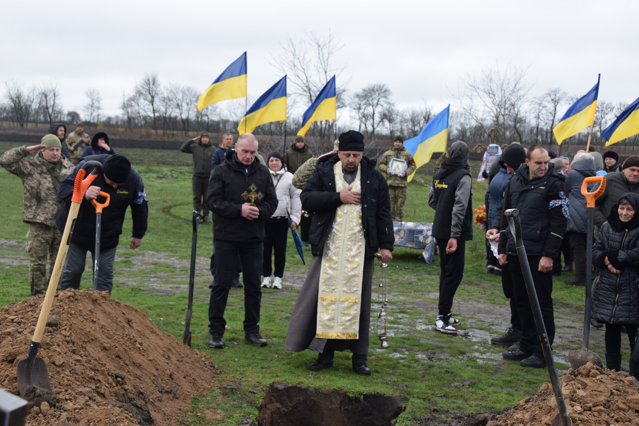Із молодшим сержантом попрощалися в Петрівській громаді