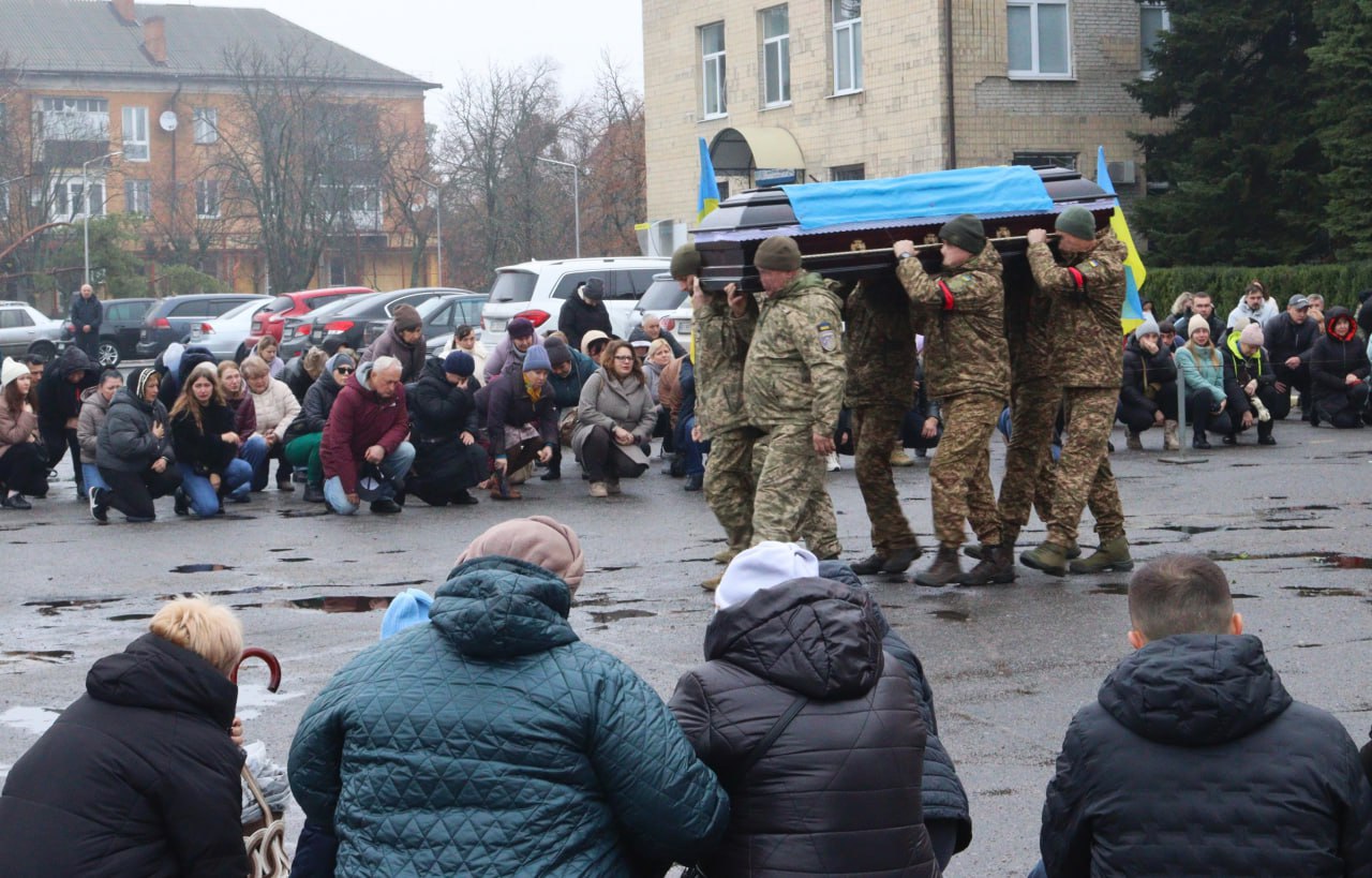 Із загиблим бійцем попрощалися у Світловодській громаді