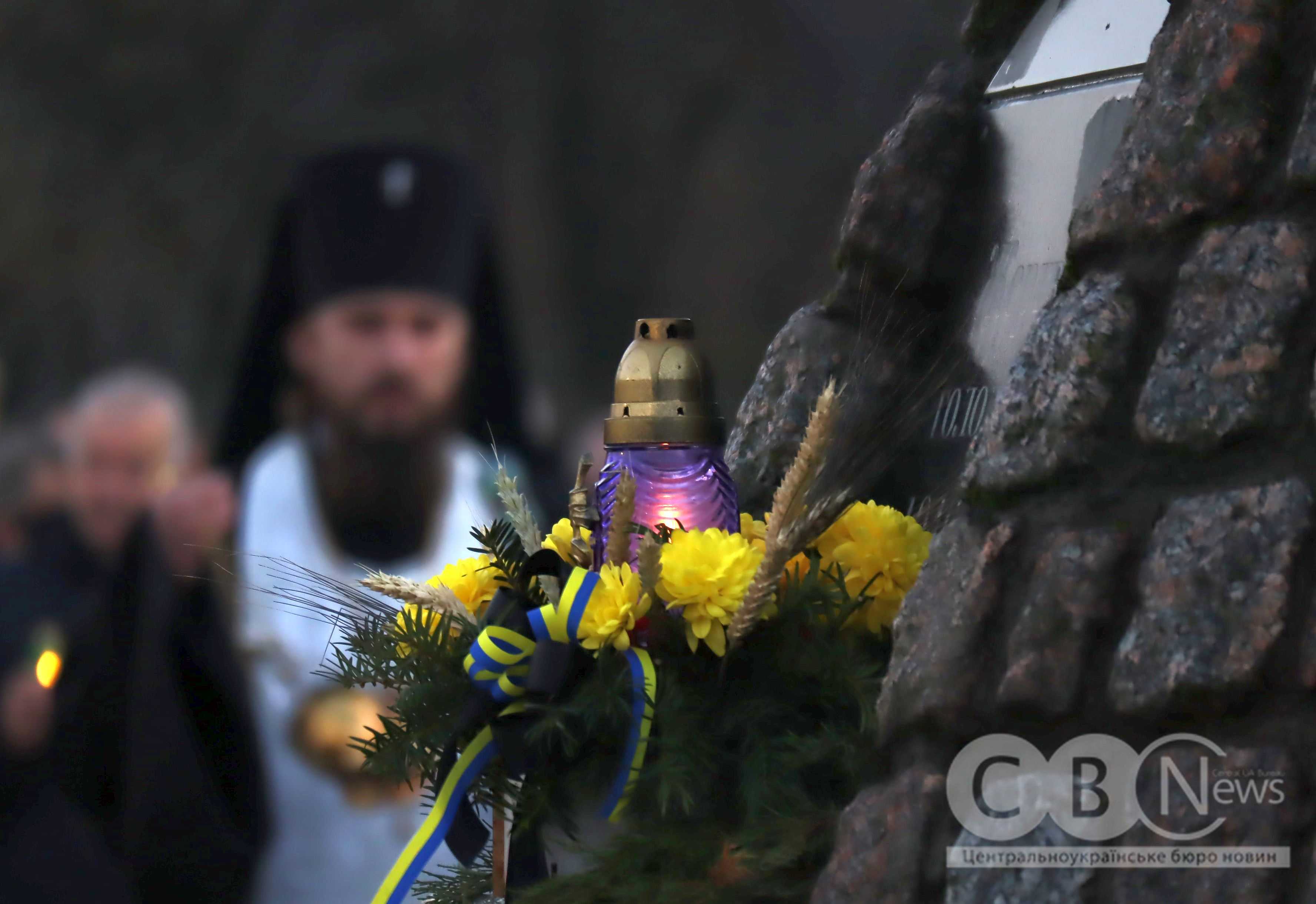 Свічки пам’яті за жертвами Голодомору запалили у Кропивницькому