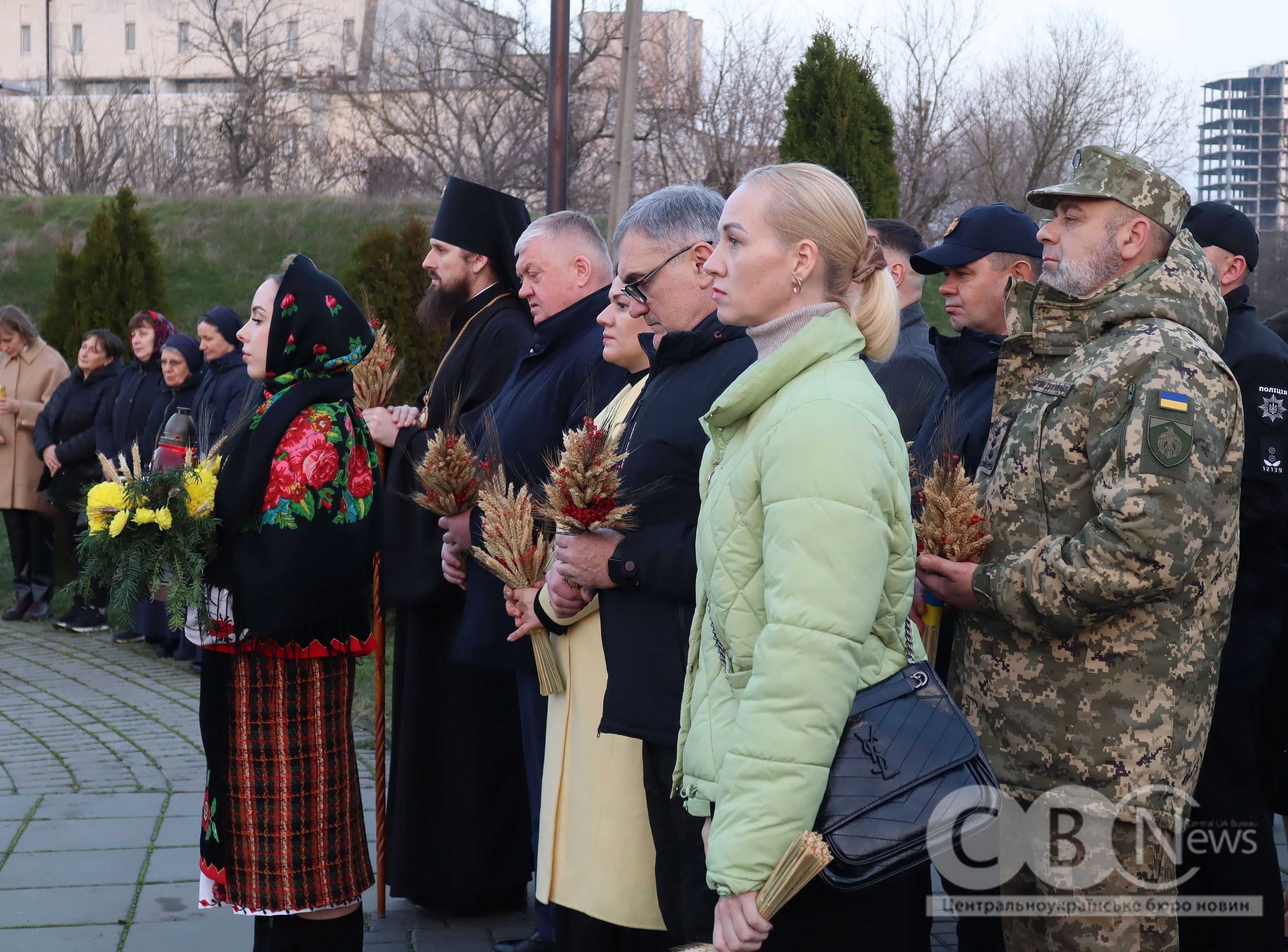 Свічки пам’яті за жертвами Голодомору запалили у Кропивницькому