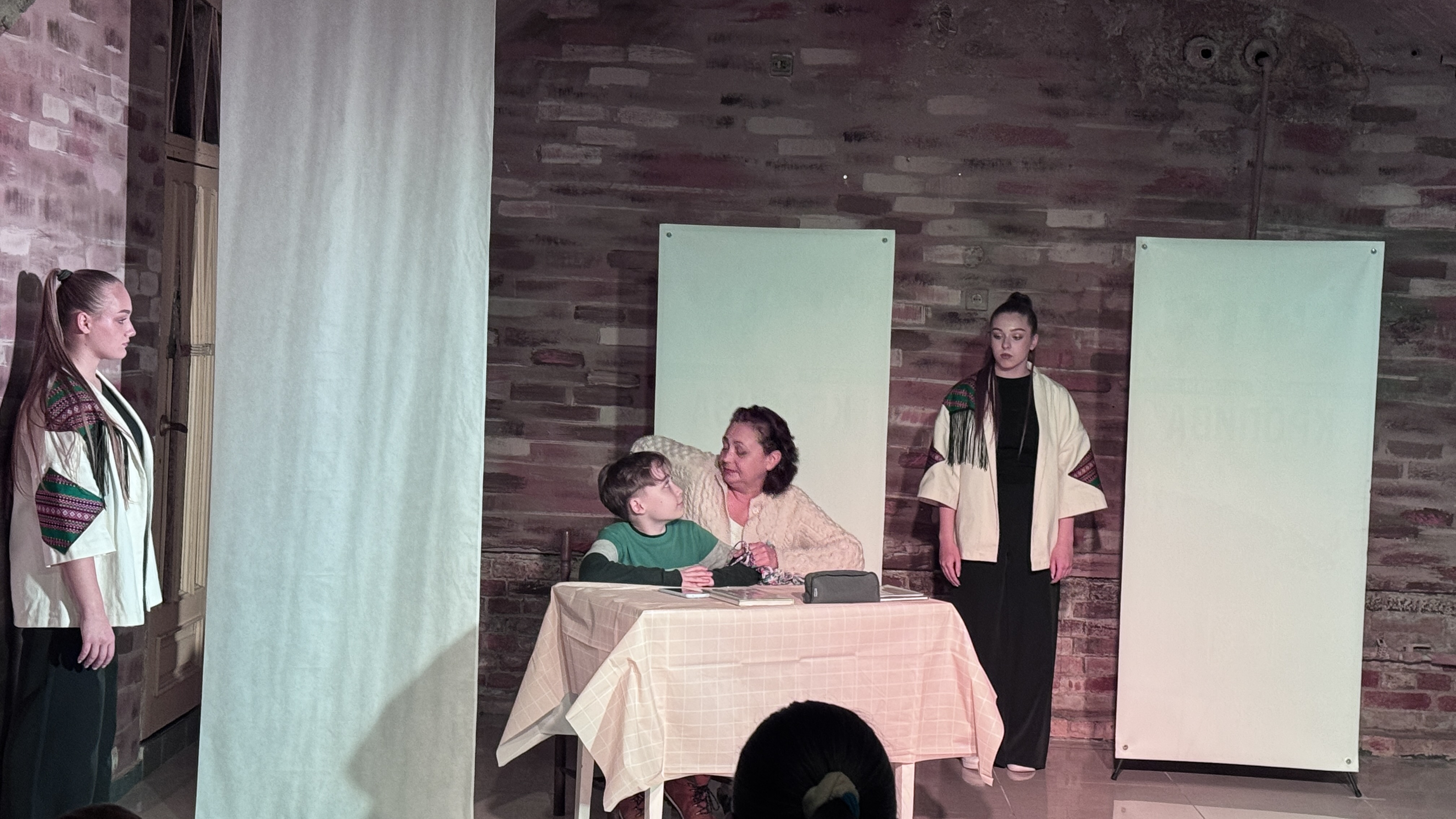 Творче об'єднання «Кропива» презентувало нову програму в Кропивницькому