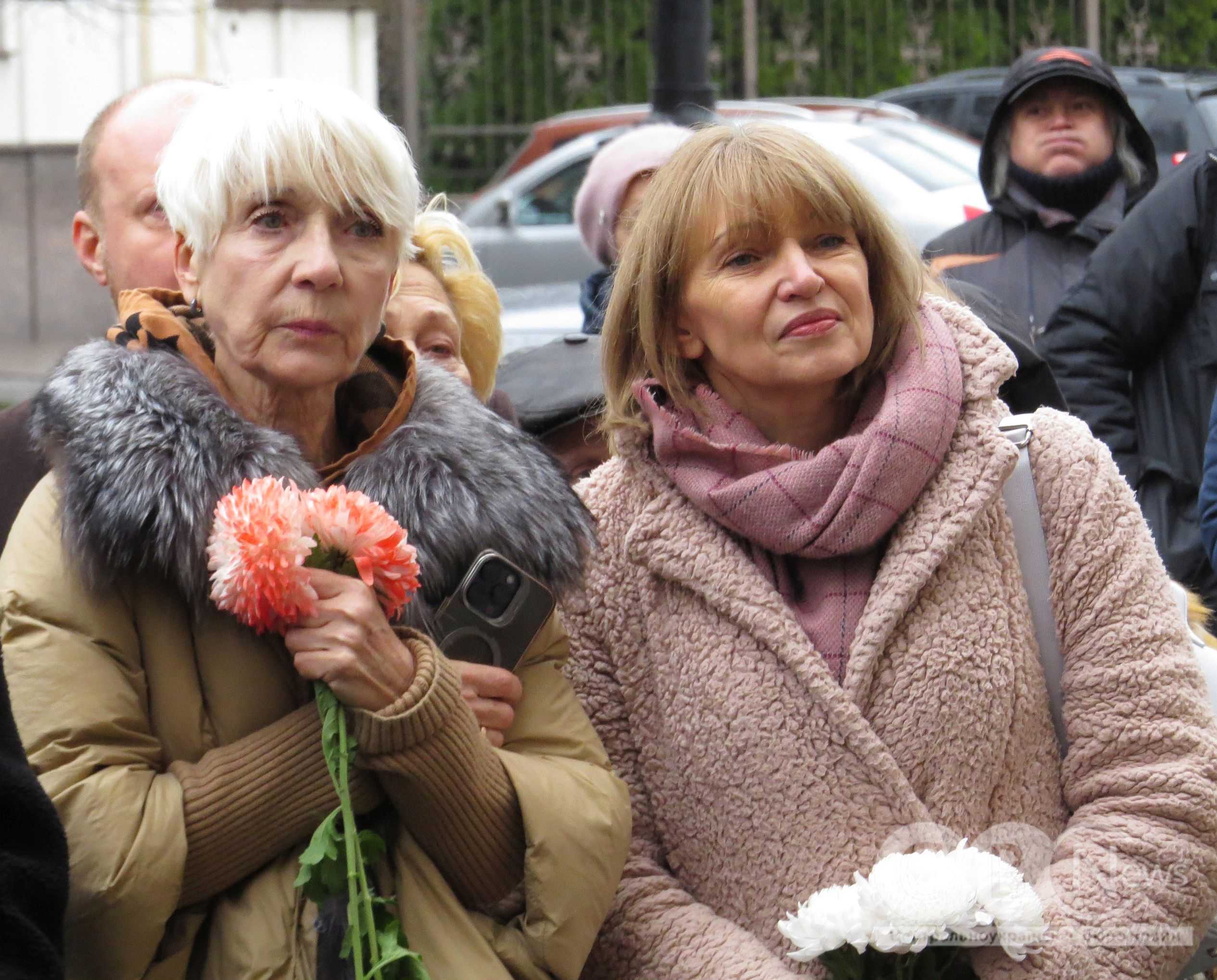 Меморіальну дошку на честь хореографа Анатолія Кривохижі відкрили в Кропивницькому