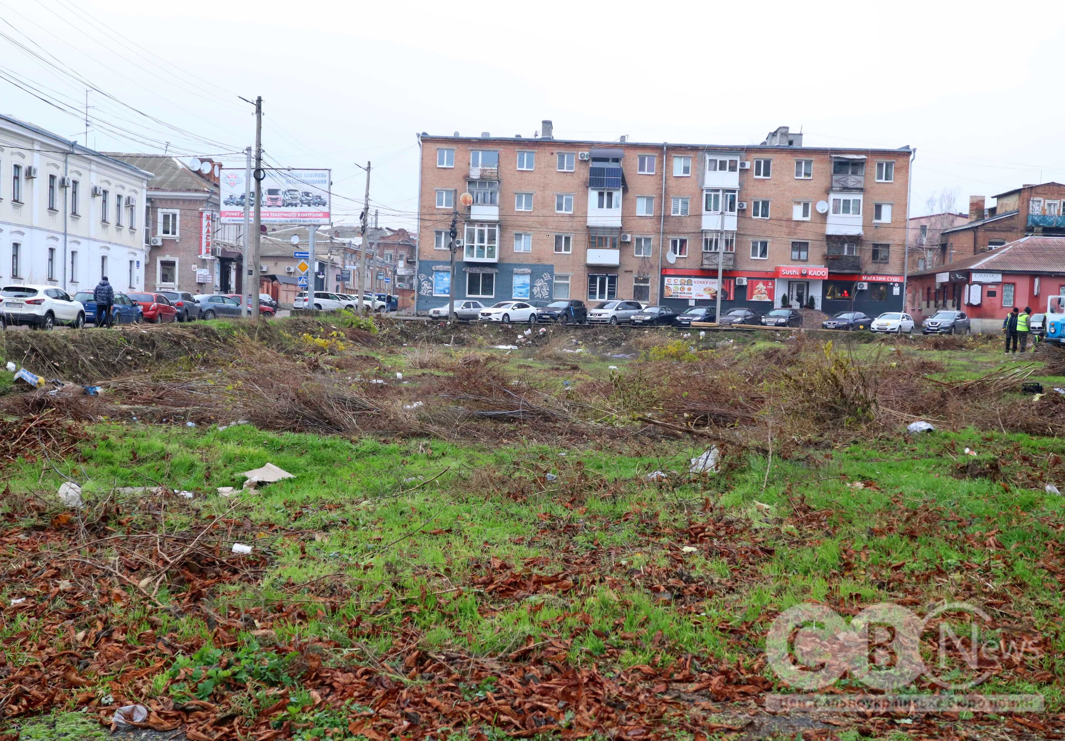 У середмісті Кропивницького вдруге розчищають котлован