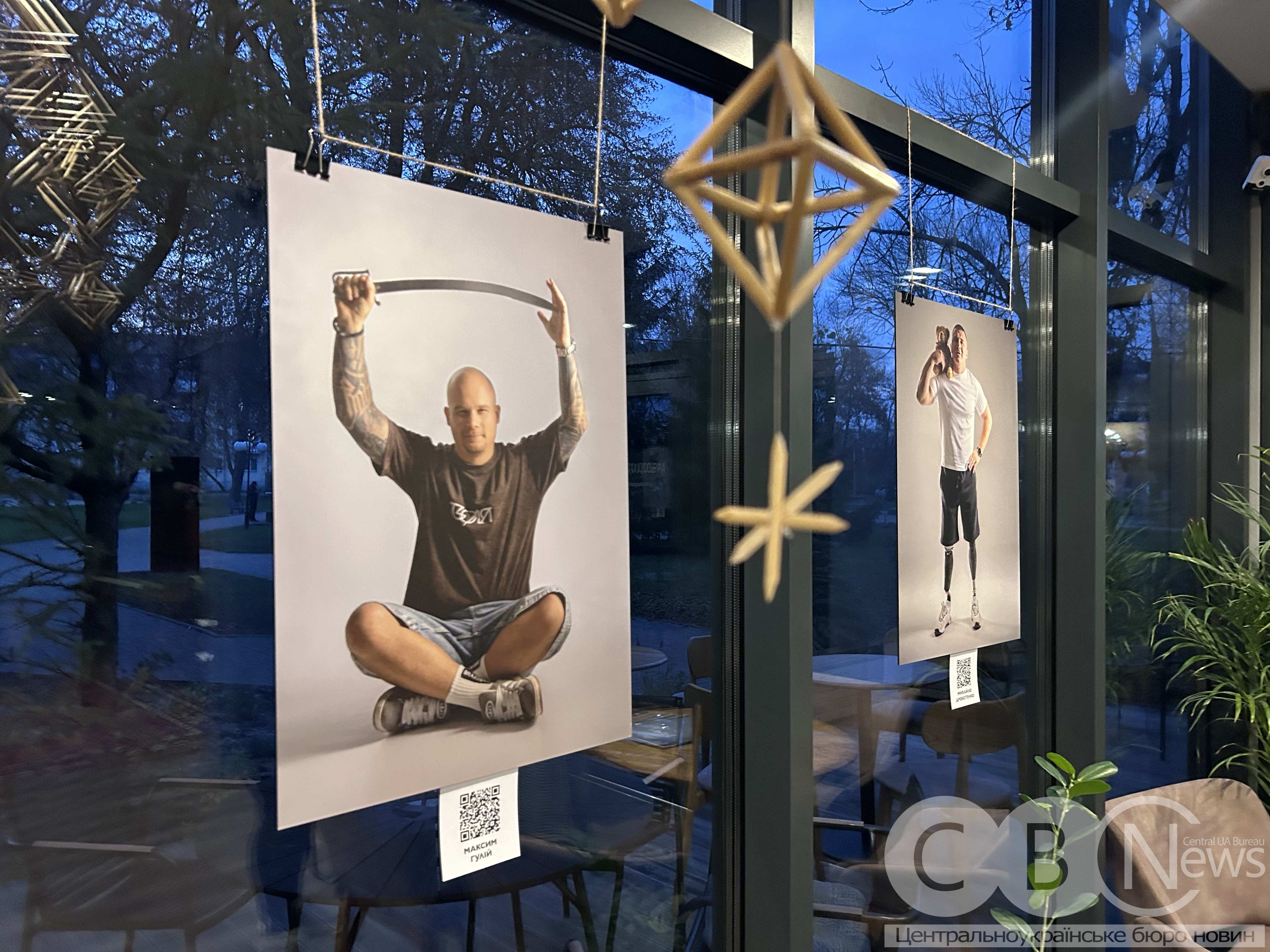 Кропивницька мисткиня Мирослава Липа представила у Полтаві присвячений ветеранам фотопроєкт