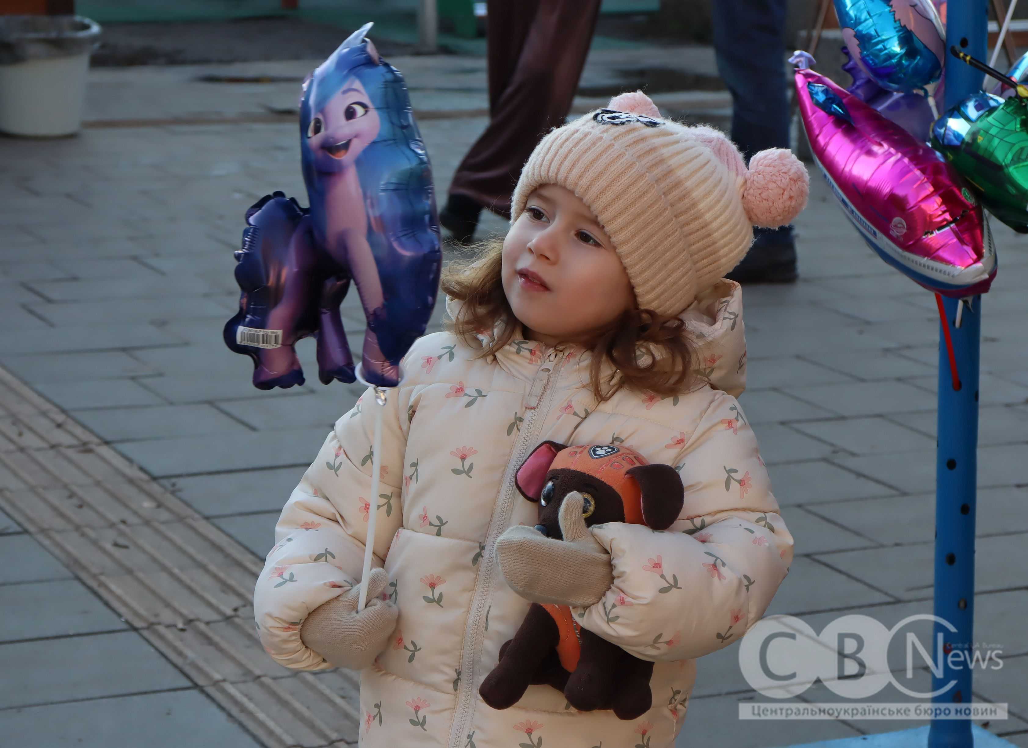 Святкове містечко розгортають у Кропивницькому 