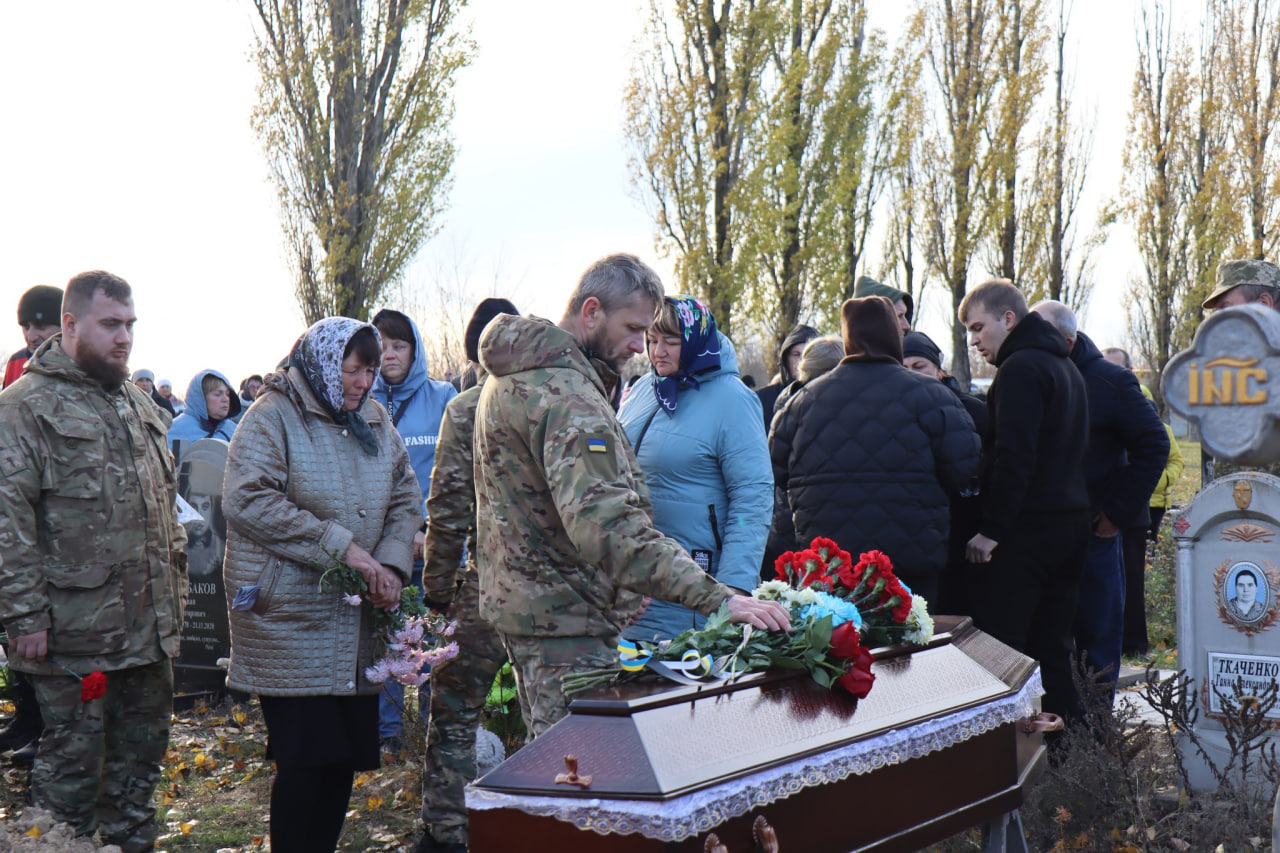 В Онуфріївській громаді попрощалися із загиблим молодшим сержантом