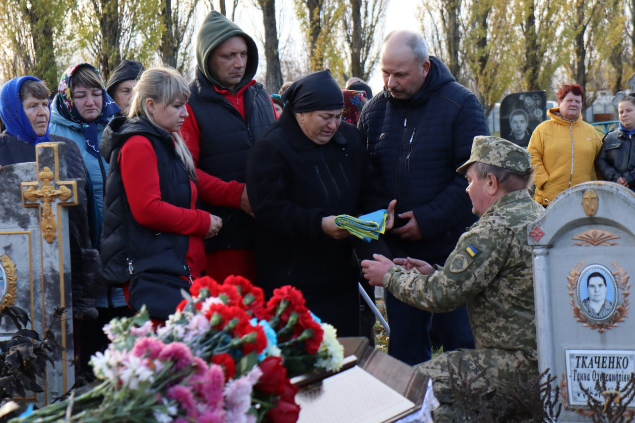 В Онуфріївській громаді попрощалися із загиблим молодшим сержантом