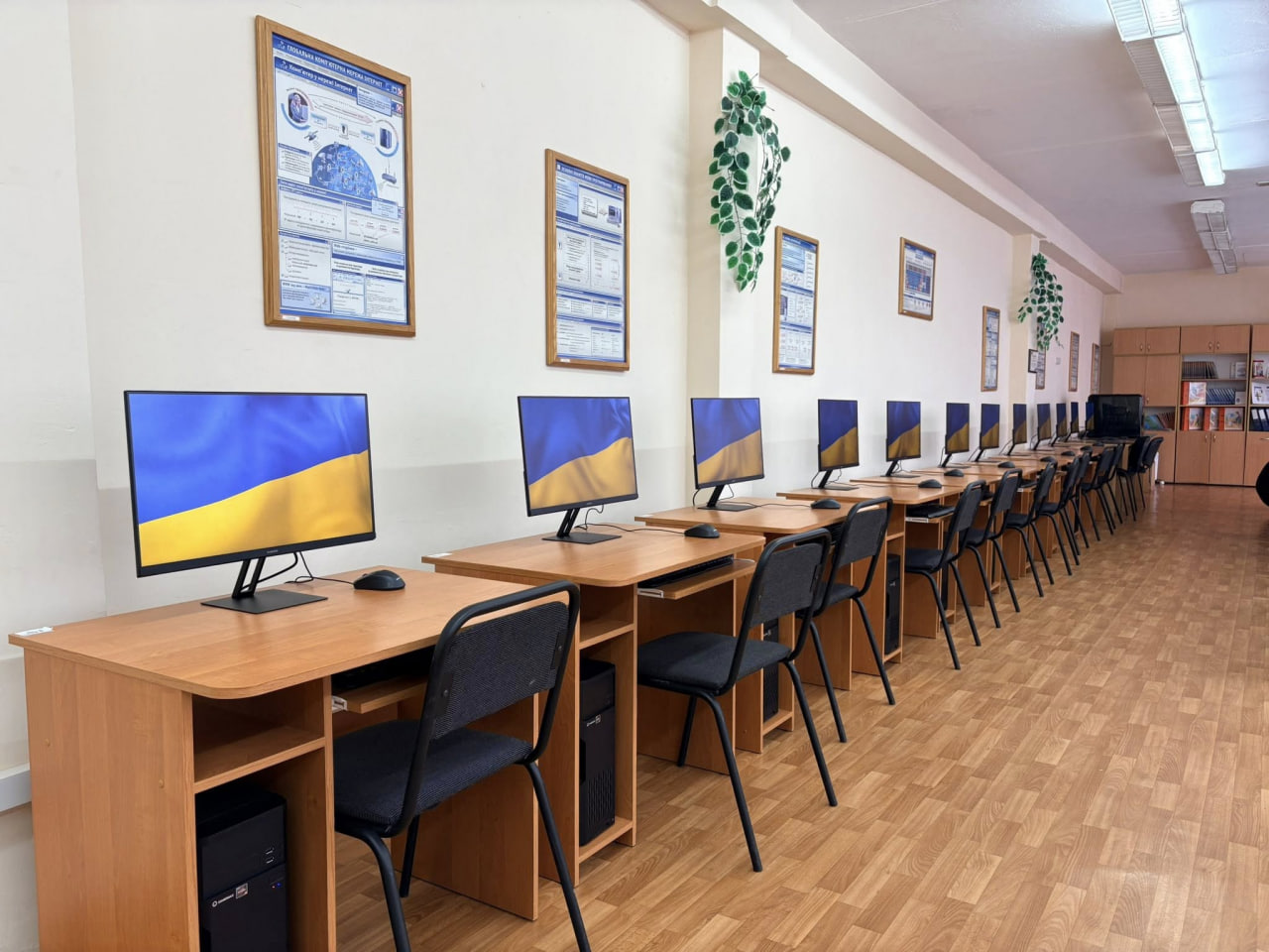 В Олександрійському педколеджі відкрили комп’ютерний клас коштом родини загиблого воїна