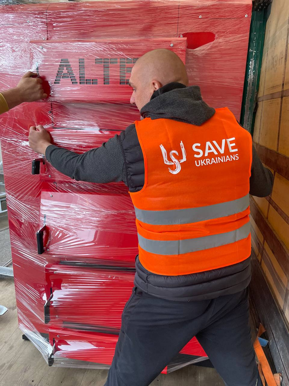 Благодійники передали на Кіровоградщину п'ять твердопаливних котлів