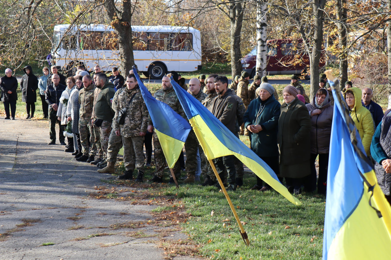 В Онуфріївській громаді попрощалися із загиблим молодшим сержантом