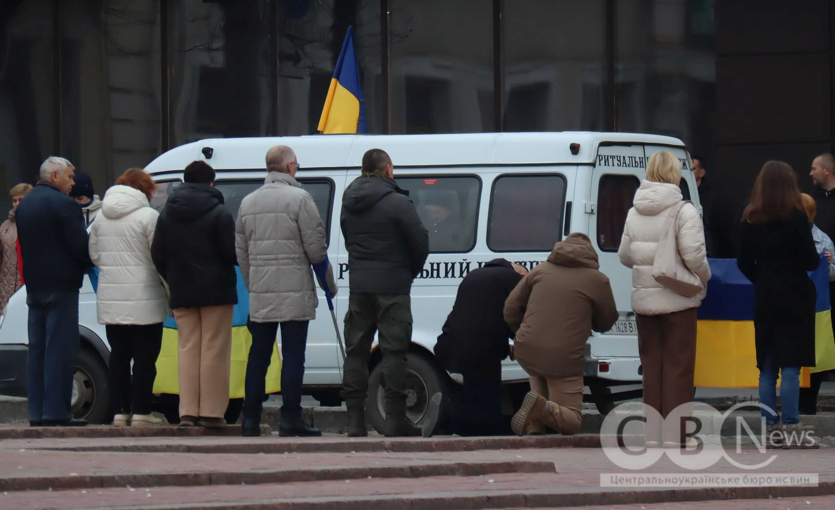 6 листопада у Кропивницькому попрощалися із загиблими військовими — Віталієм Торковим, Євгенієм Терещенком та Михайлом Гречановим