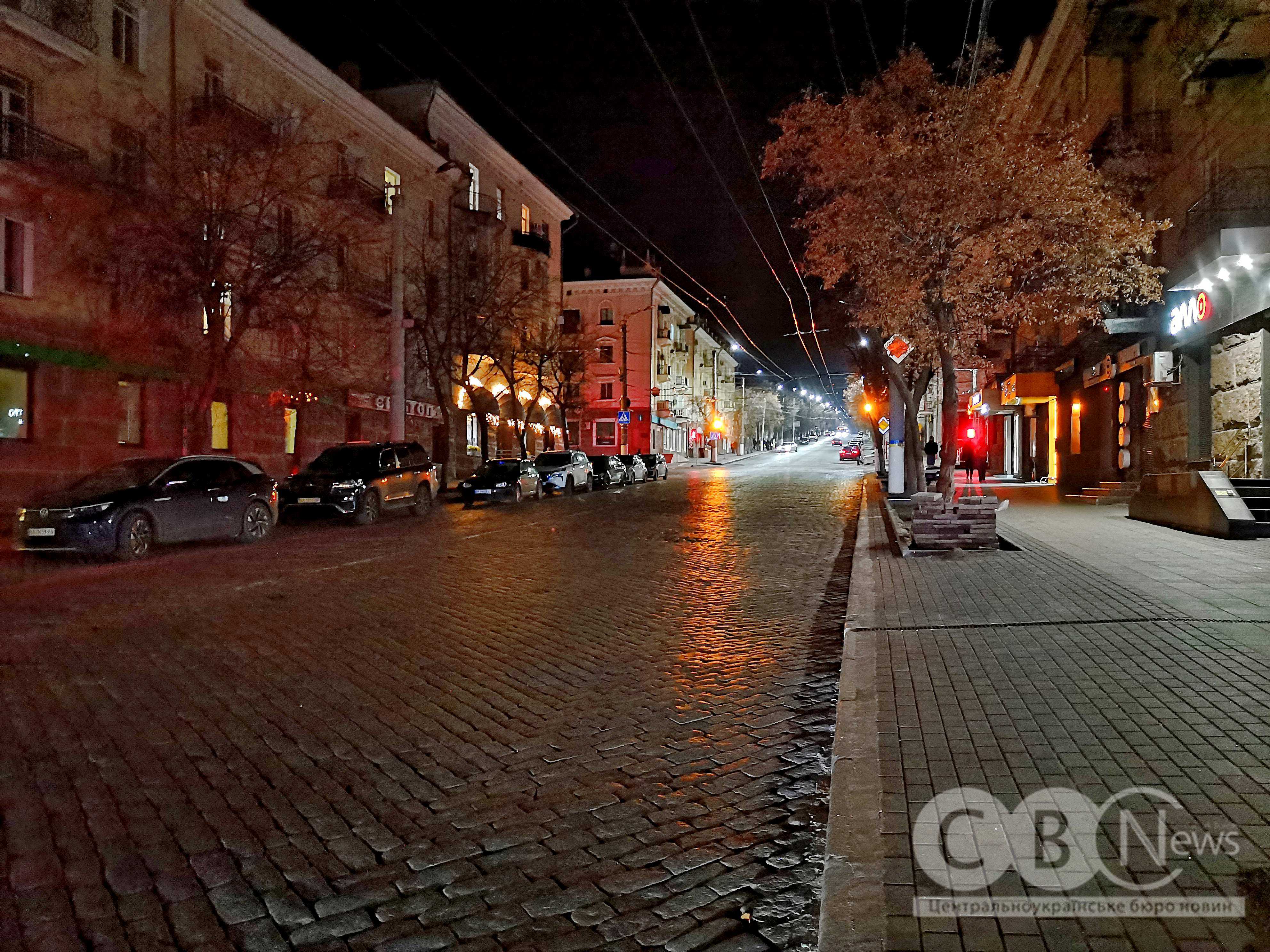Кропивницький вечірній: як живе місто у світлі ліхтарів та вітрин