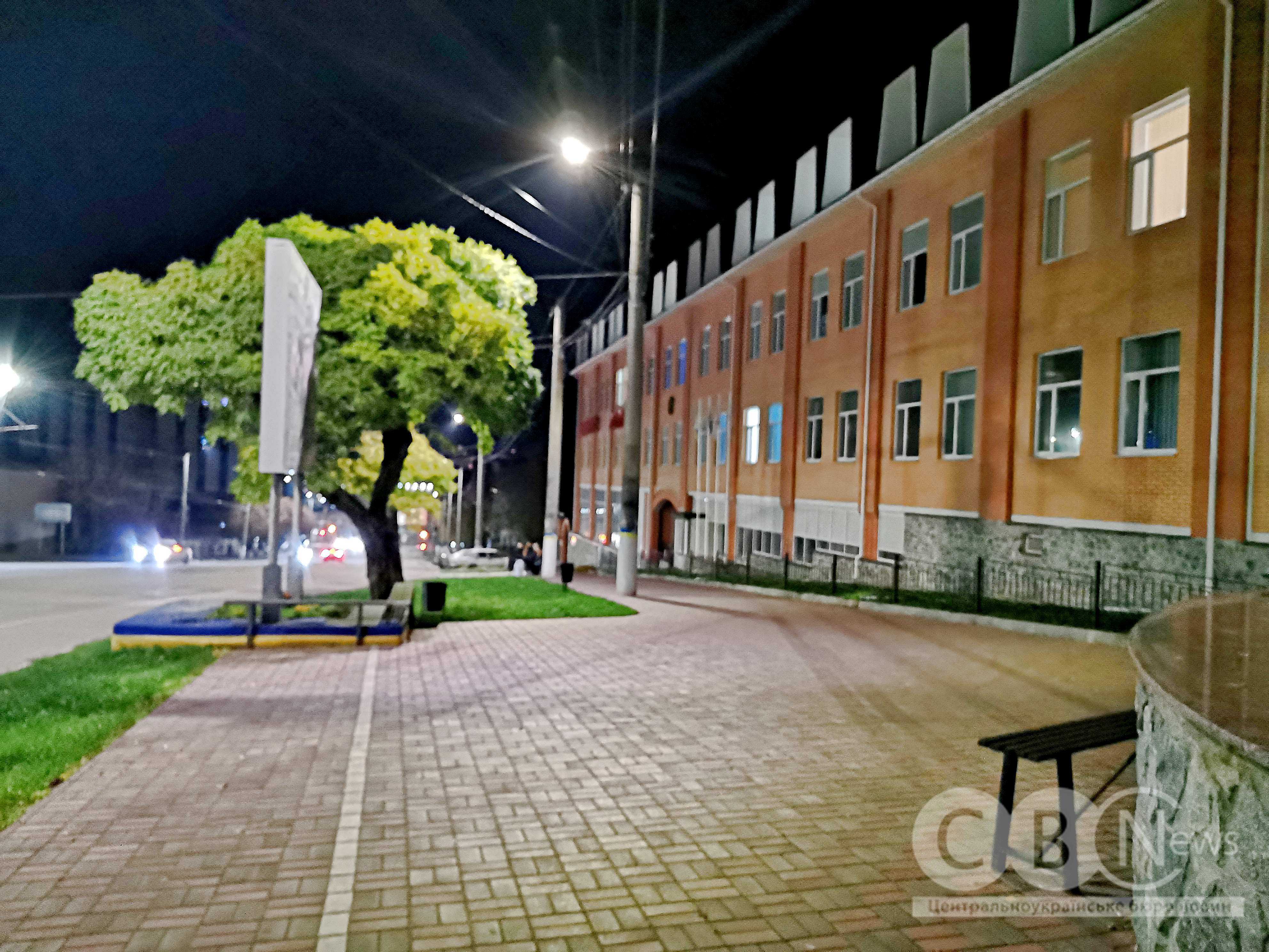 Кропивницький вечірній: як живе місто у світлі ліхтарів та вітрин