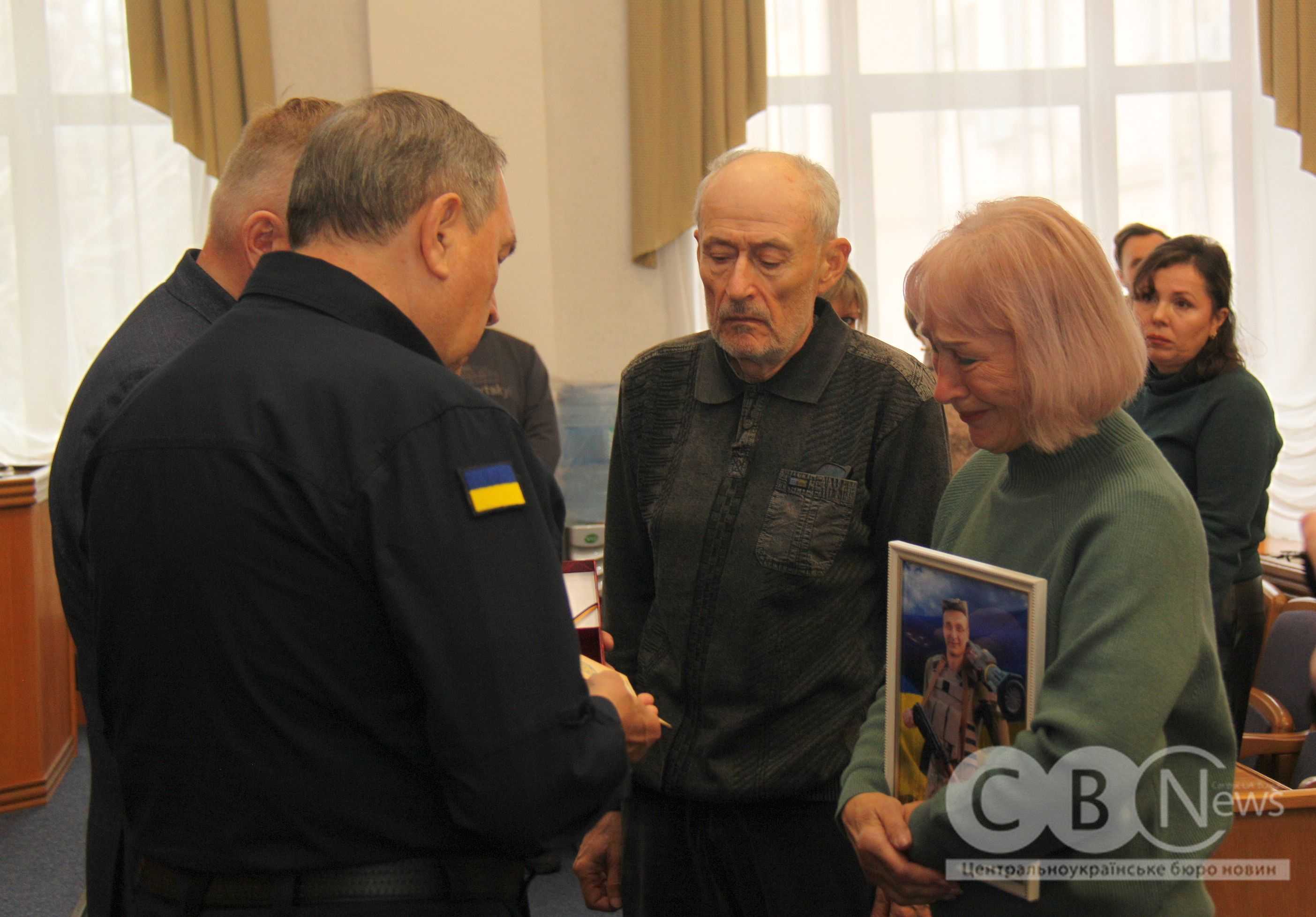 Нагороди загиблих воїнів передали їхнім родинам у Кропивницькому