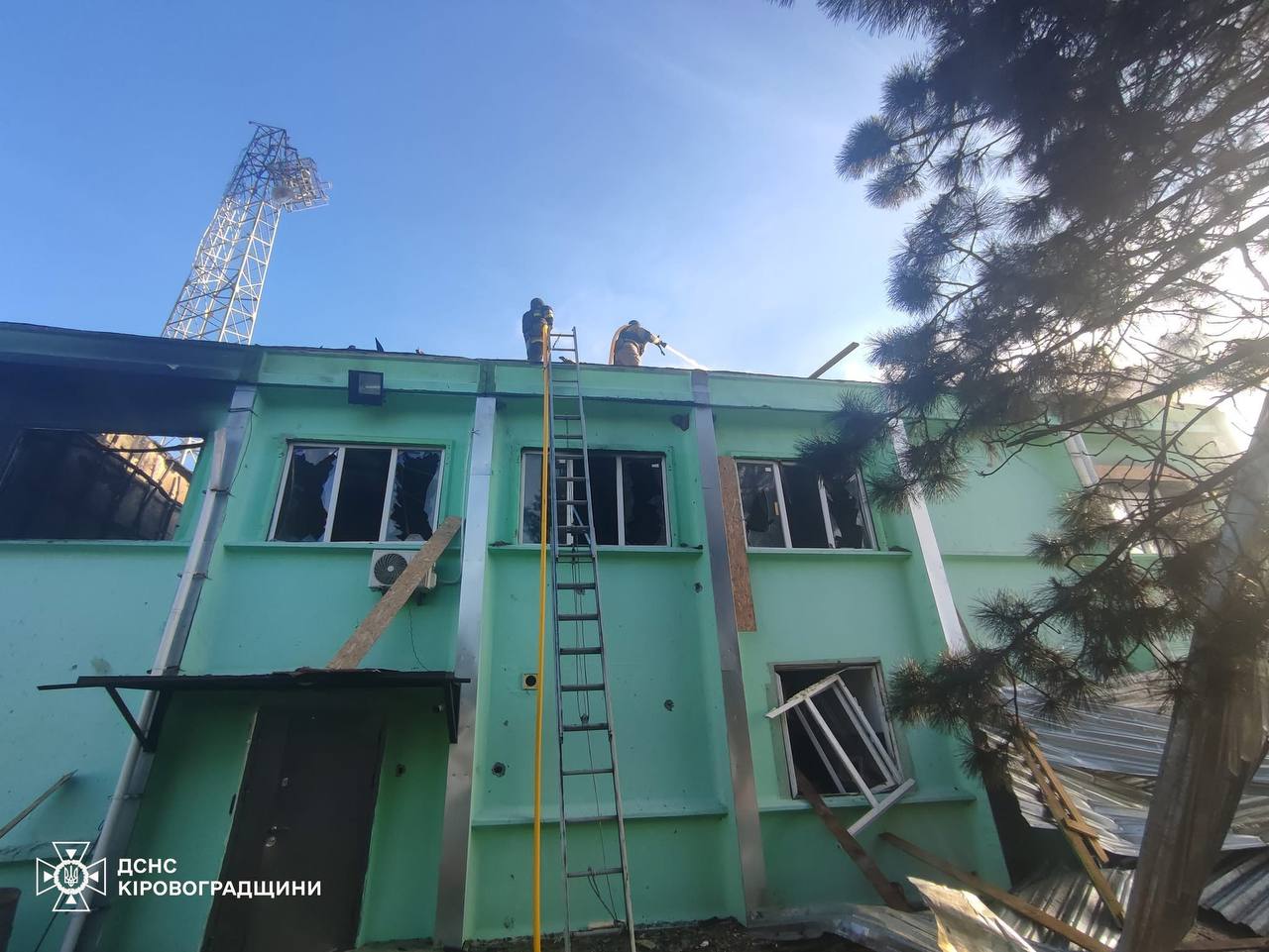 Рятувальники ліквідували наслідки обстрілу рф на Кіровоградщин